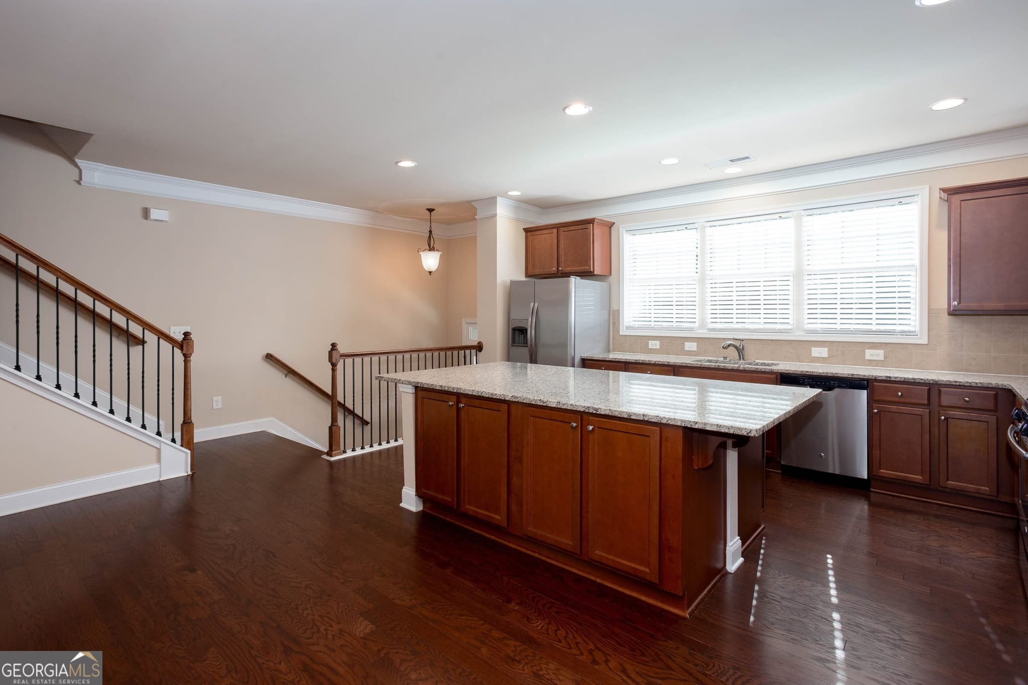 4 bedroom, 3.5 bathroom, 2,400 sq ft townhouse for sale at 3886 High Dove Way, Smyrna, GA 30082 — photo 6