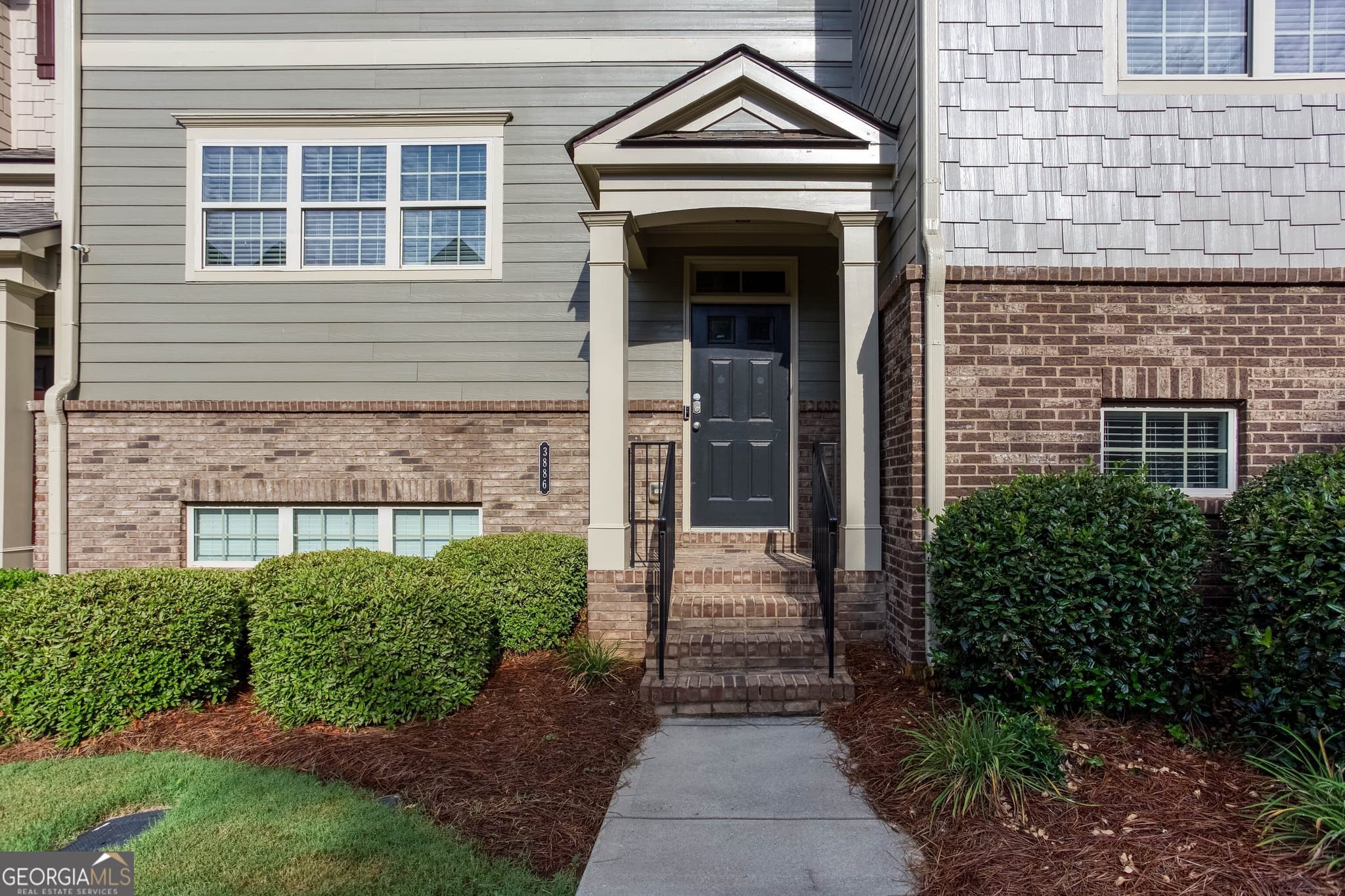 4 bedroom, 3.5 bathroom, 2,400 sq ft townhouse for sale at 3886 High Dove Way, Smyrna, GA 30082 — photo 3
