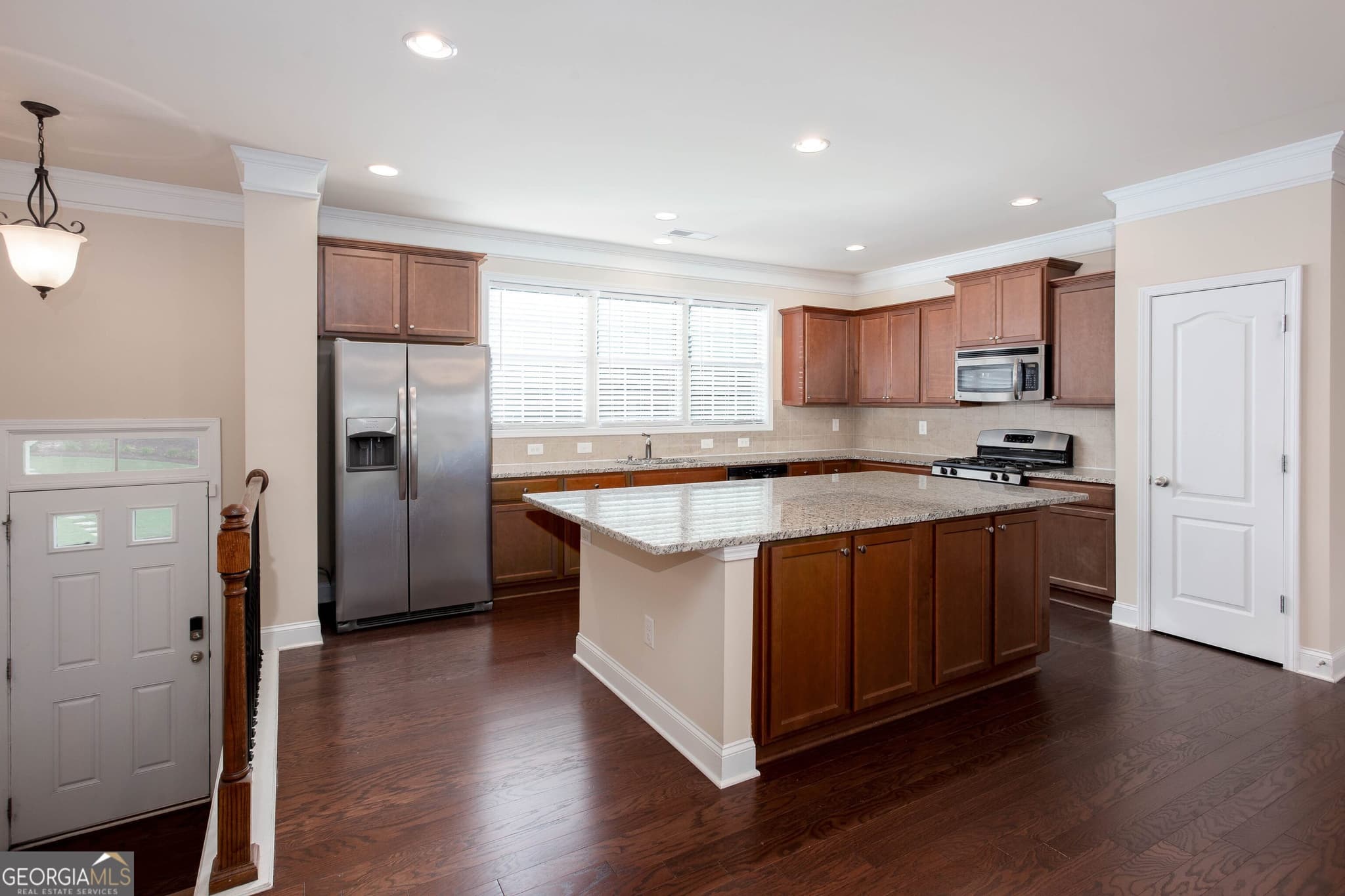 4 bedroom, 3.5 bathroom, 2,400 sq ft townhouse for sale at 3886 High Dove Way, Smyrna, GA 30082 — photo 5