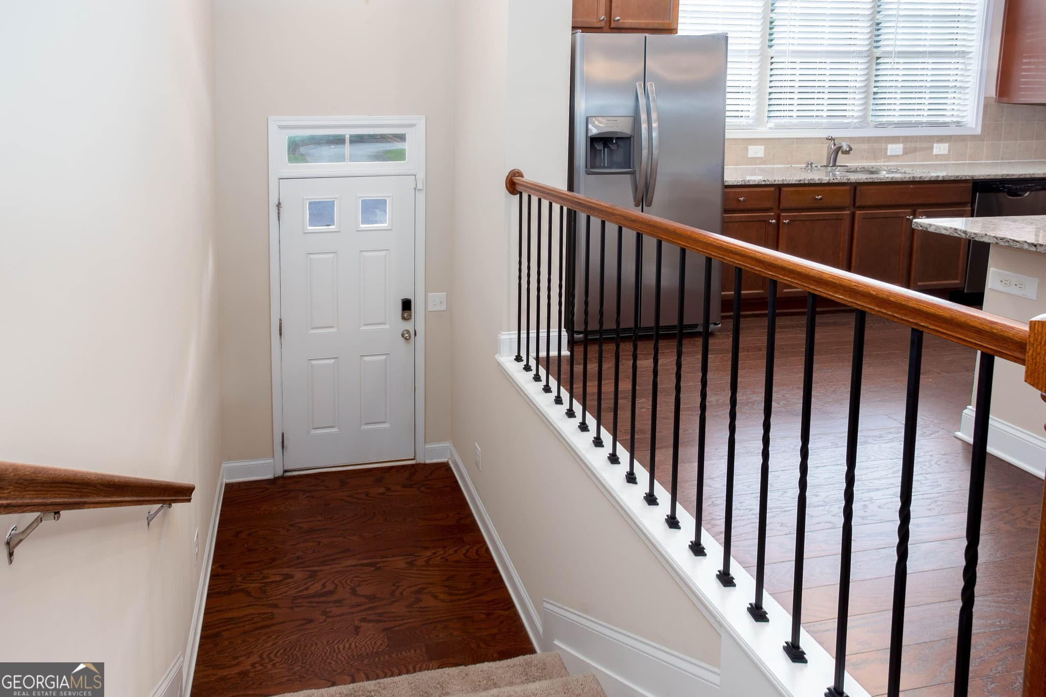 4 bedroom, 3.5 bathroom, 2,400 sq ft townhouse for sale at 3886 High Dove Way, Smyrna, GA 30082 — photo 4