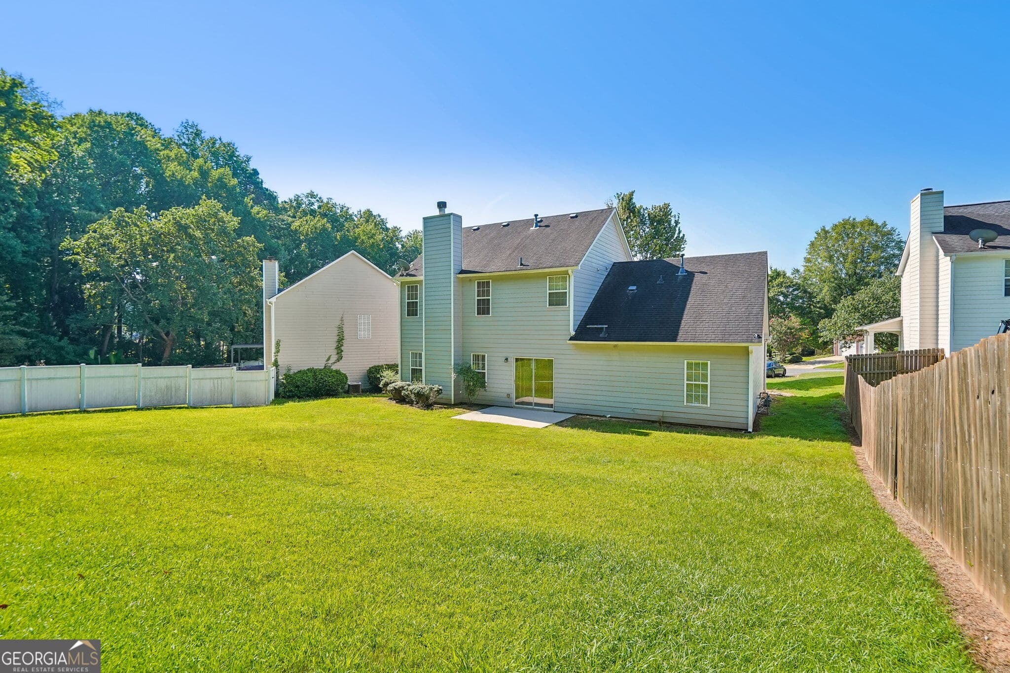 4 bedroom, 3 bathroom single family residence for sale at 382 SILVERTHORN Drive, Marietta, GA 30064 — photo 4