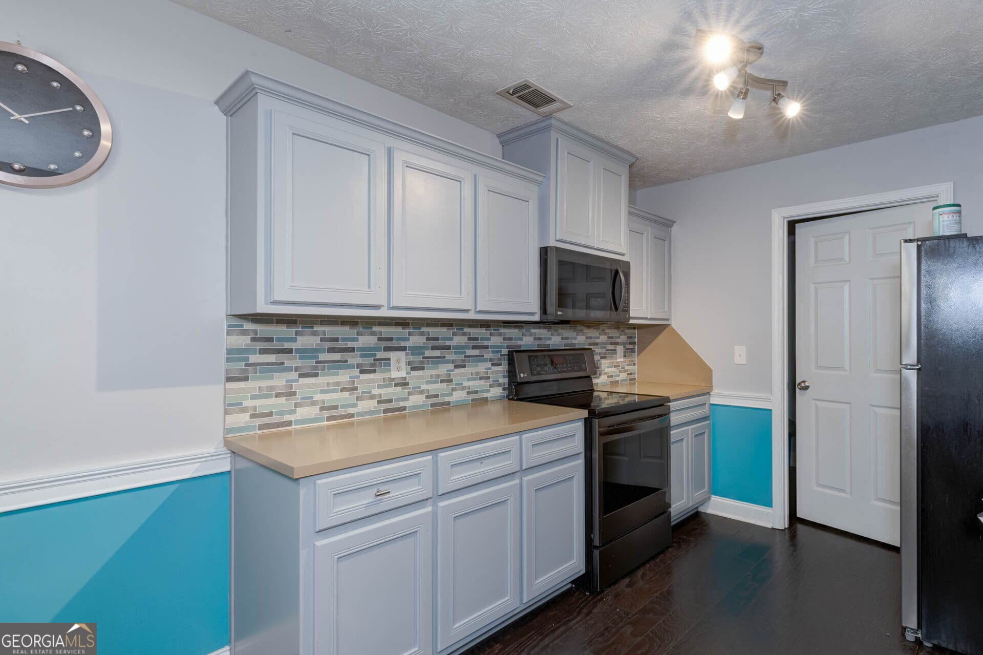 3 bedroom, 2 bathroom, 1,718 sq ft single family residence for sale at 8029 Garrett Pines Drive, Midland, GA 31820 — photo 8