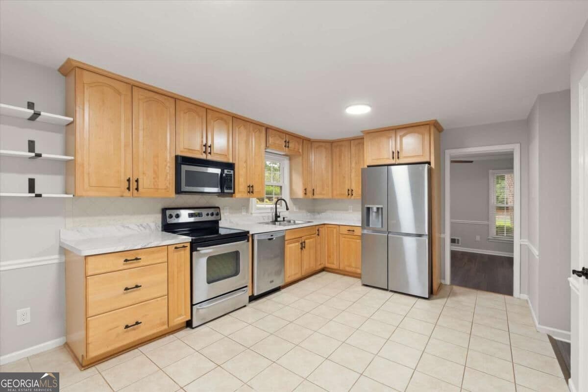 5 bedroom, 2.5 bathroom single family residence for rent at 3220 Casteel Road, Marietta, GA 30062 for $3,400 a month — photo 9