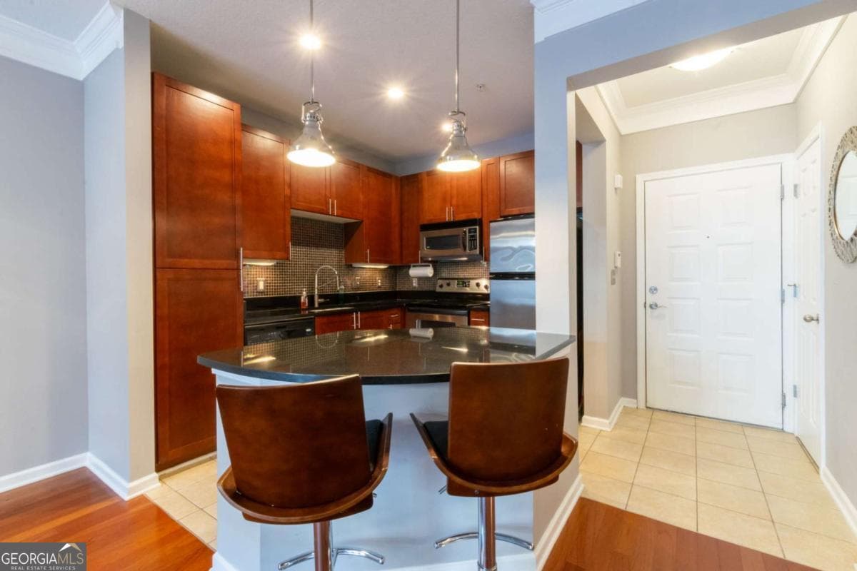 1 bedroom, 1 bathroom, 750 sq ft condominium for sale at 400 17th Street 2118, Atlanta, GA 30363 — photo 3