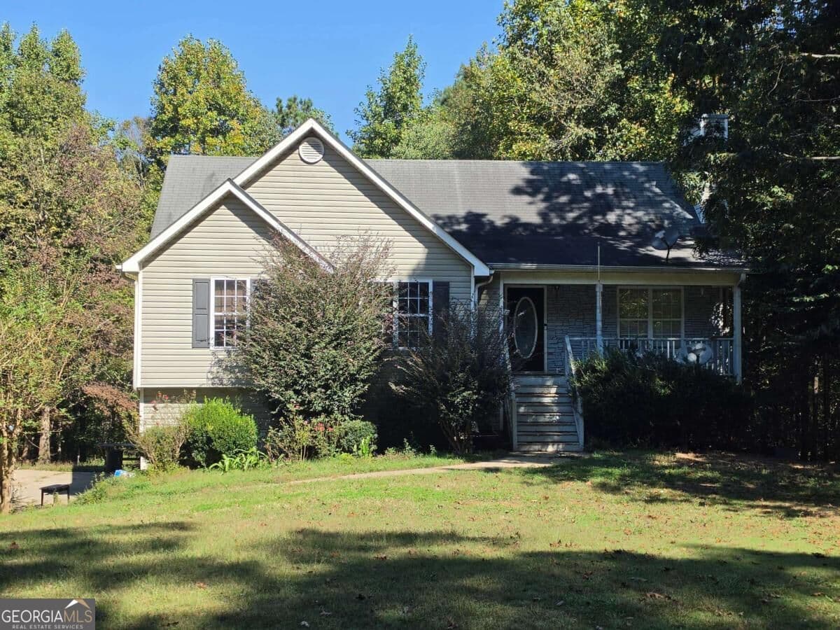 6 bedroom, 3 bathroom, 2,617 sq ft single family residence for sale at 244 Greentree Trail, Temple, GA 30179