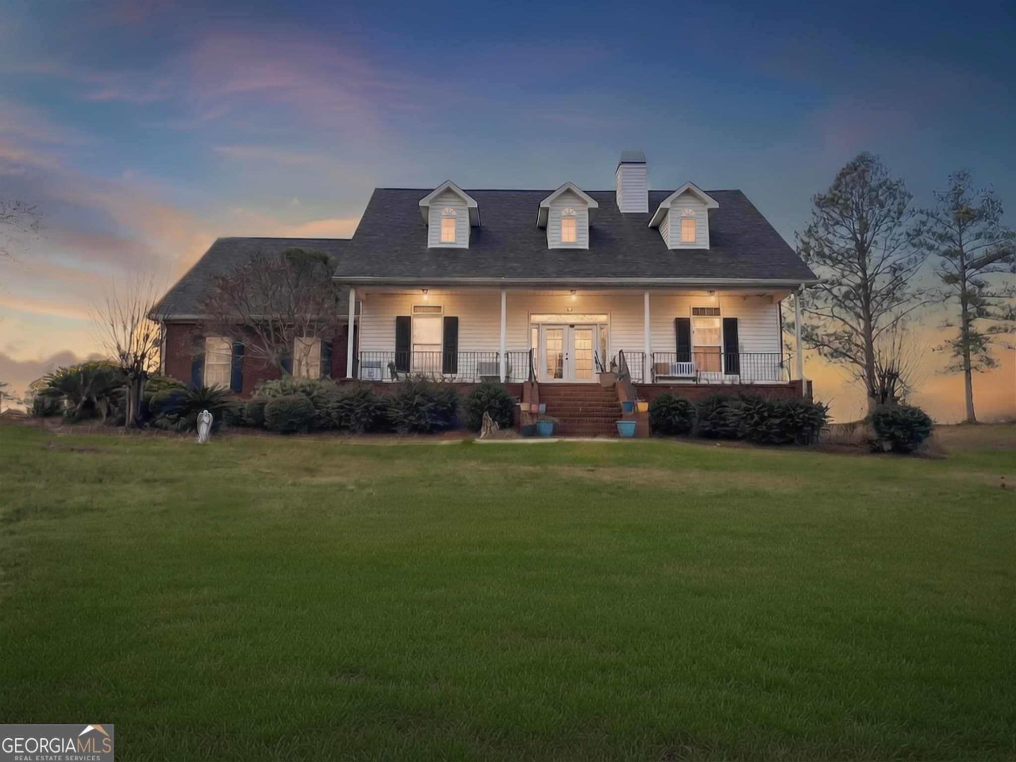 3 bedroom, 2.5 bathroom, 2,477 sq ft single family residence under contract at 37 Oak Drive, Hawkinsville, GA 31036