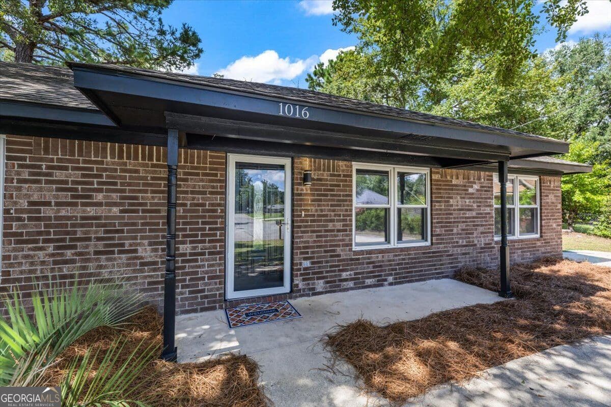 4 bedroom, 2 bathroom single family residence for sale at 1016 Farr Court, Hinesville, GA 31313 — photo 3