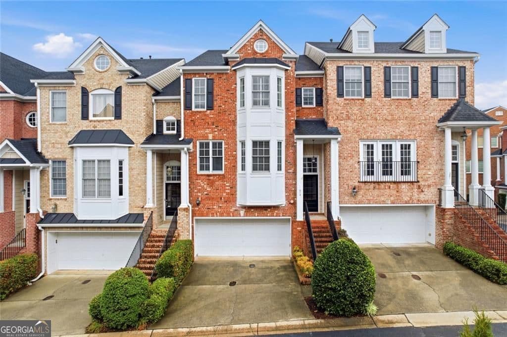 4 bedroom, 3.5 bathroom, 3,751 sq ft townhouse for rent at 319 Creekbank Way, Smyrna, GA 30082 for $3,500 a month — photo 1 of 1
