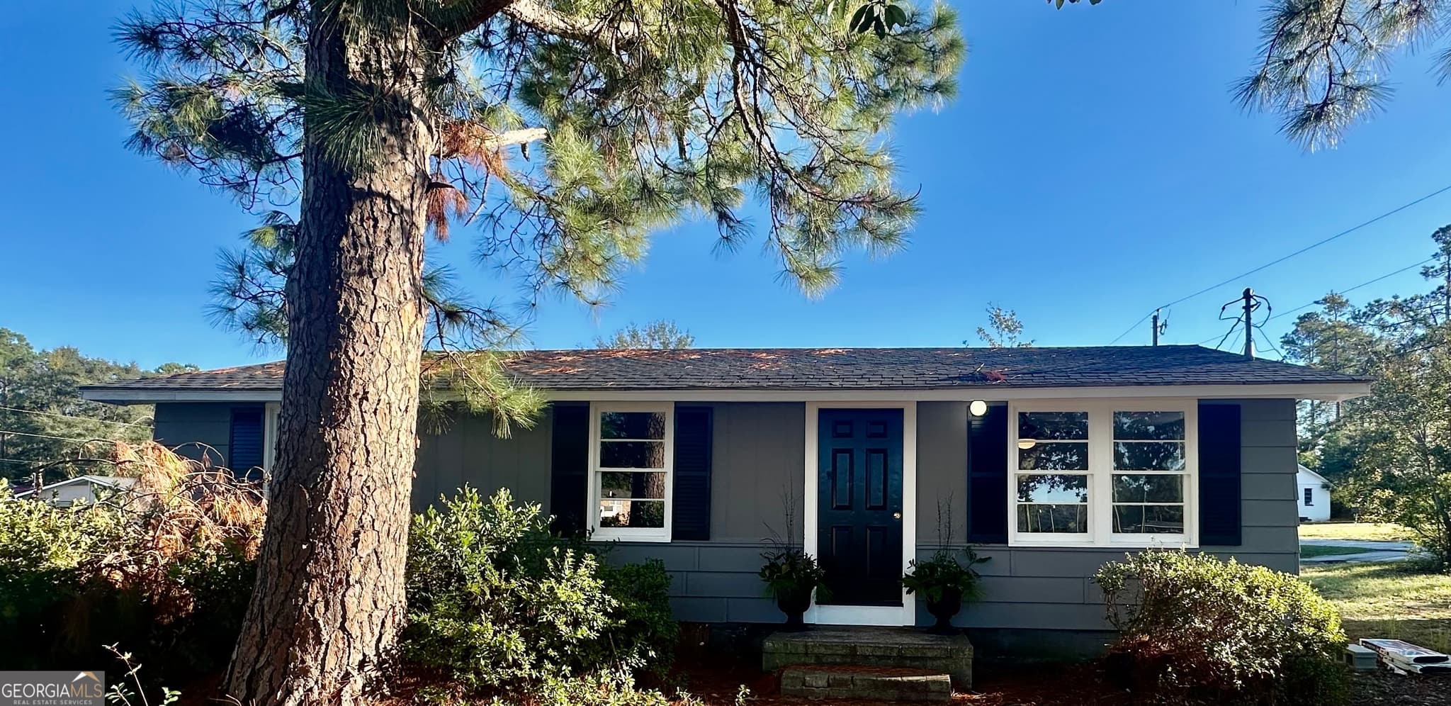 3 bedroom, 1 bathroom, 960 sq ft single family residence sold at 302 Randall Street, Sylvania, GA 30467