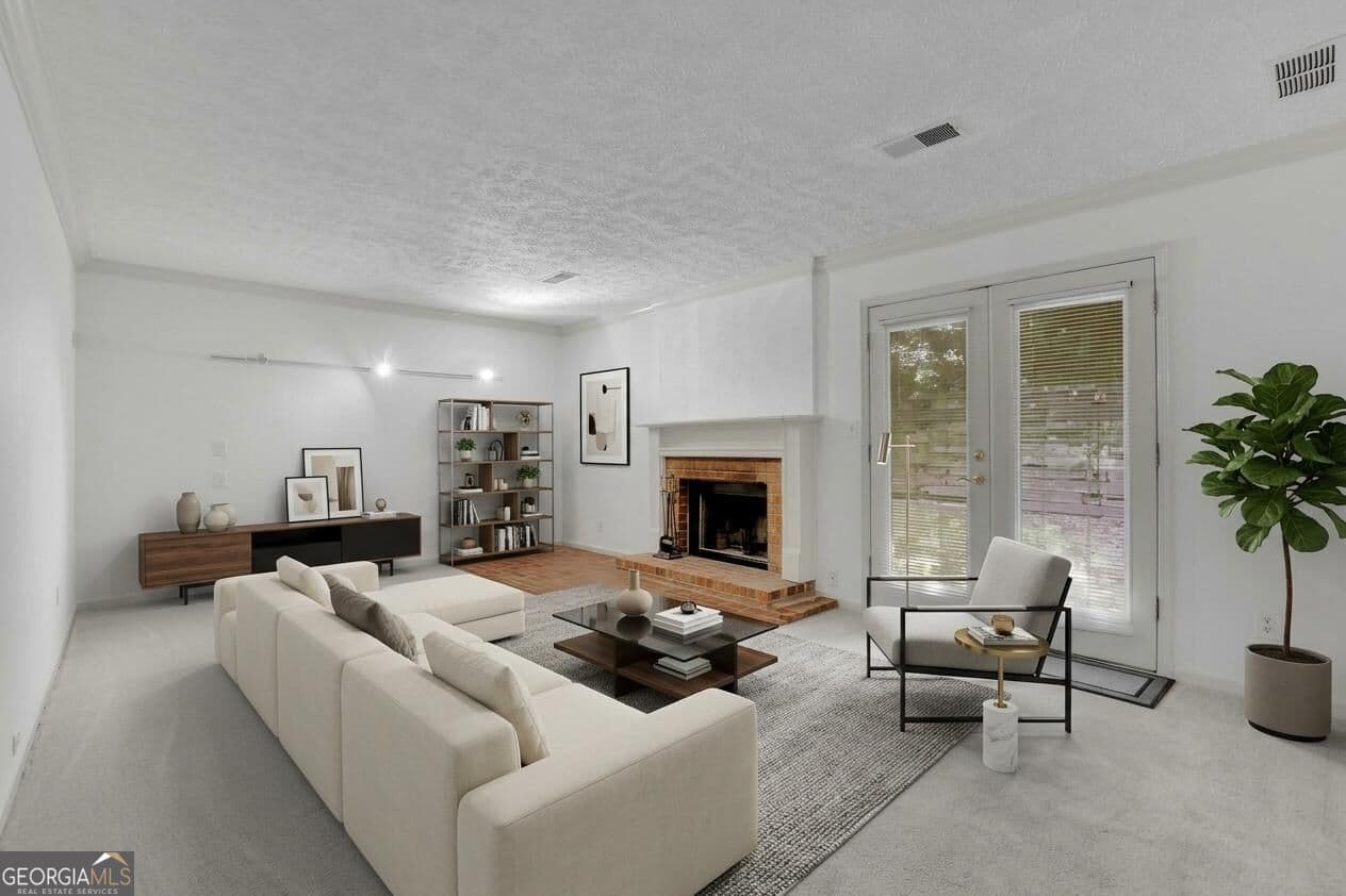 3 bedroom, 2.5 bathroom, 1,839 sq ft condominium for sale at 878 Lake Hollow Boulevard, Marietta, GA 30064 — photo 2