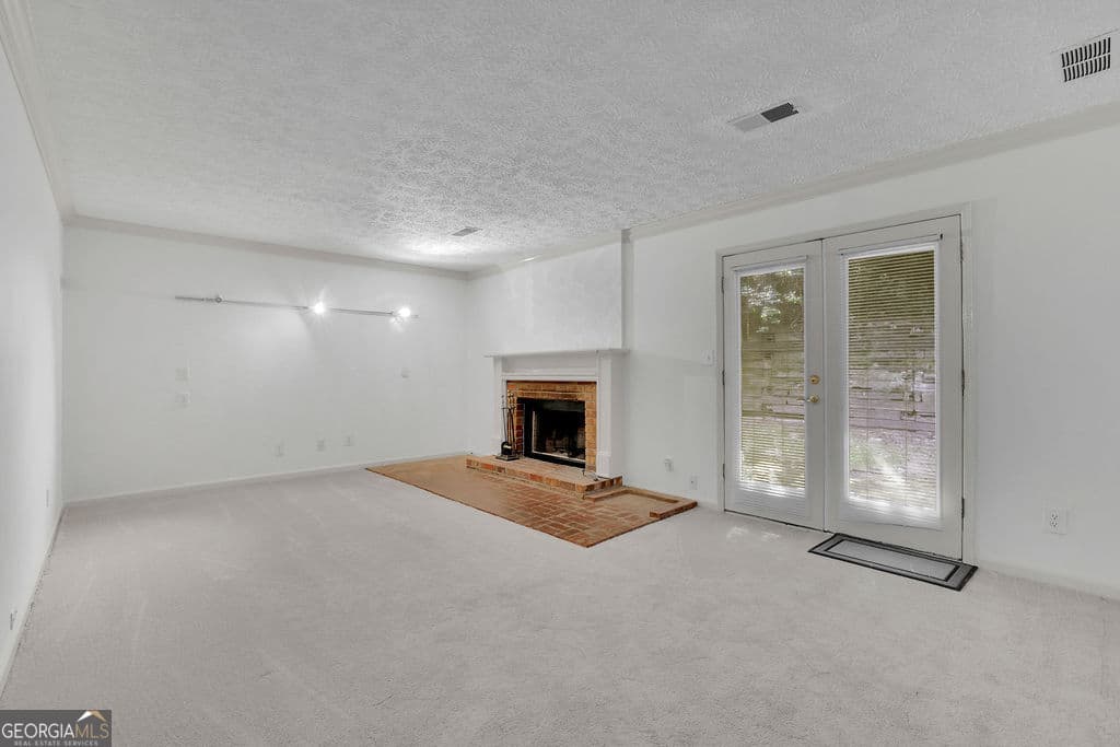 3 bedroom, 2.5 bathroom, 1,839 sq ft condominium for sale at 878 Lake Hollow Boulevard, Marietta, GA 30064 — photo 3