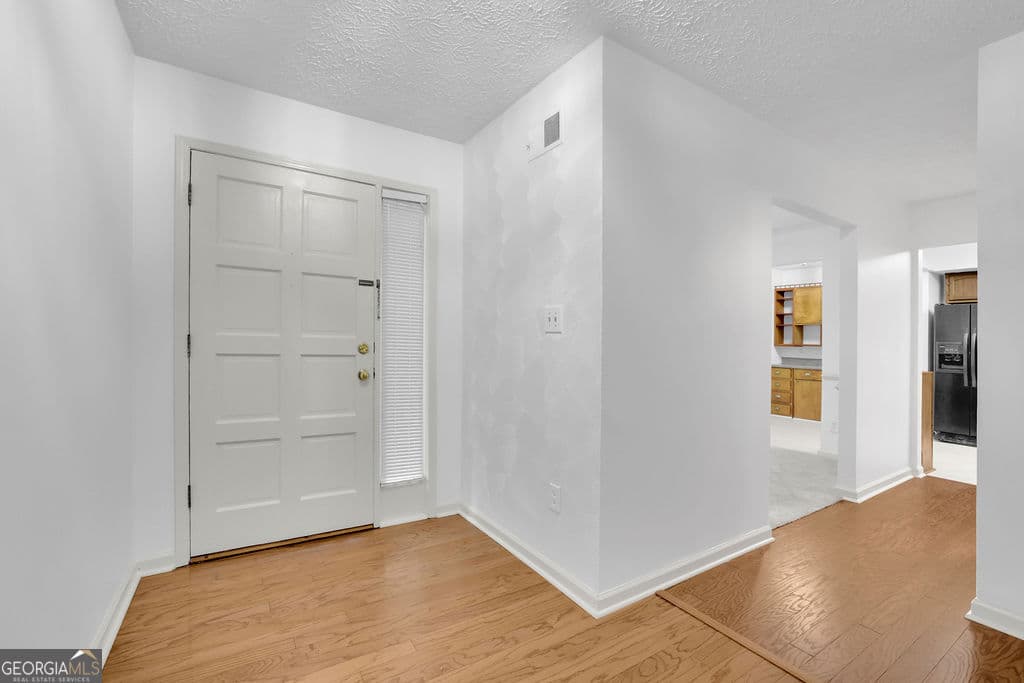 3 bedroom, 2.5 bathroom, 1,839 sq ft condominium for sale at 878 Lake Hollow Boulevard, Marietta, GA 30064 — photo 9