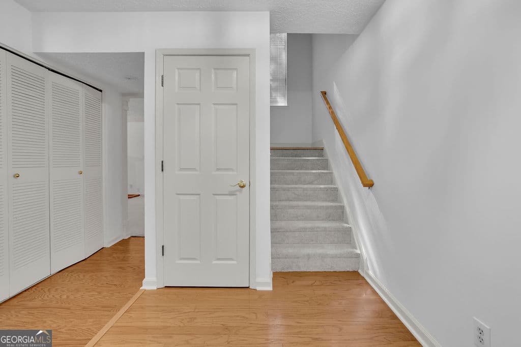 3 bedroom, 2.5 bathroom, 1,839 sq ft condominium for sale at 878 Lake Hollow Boulevard, Marietta, GA 30064 — photo 8