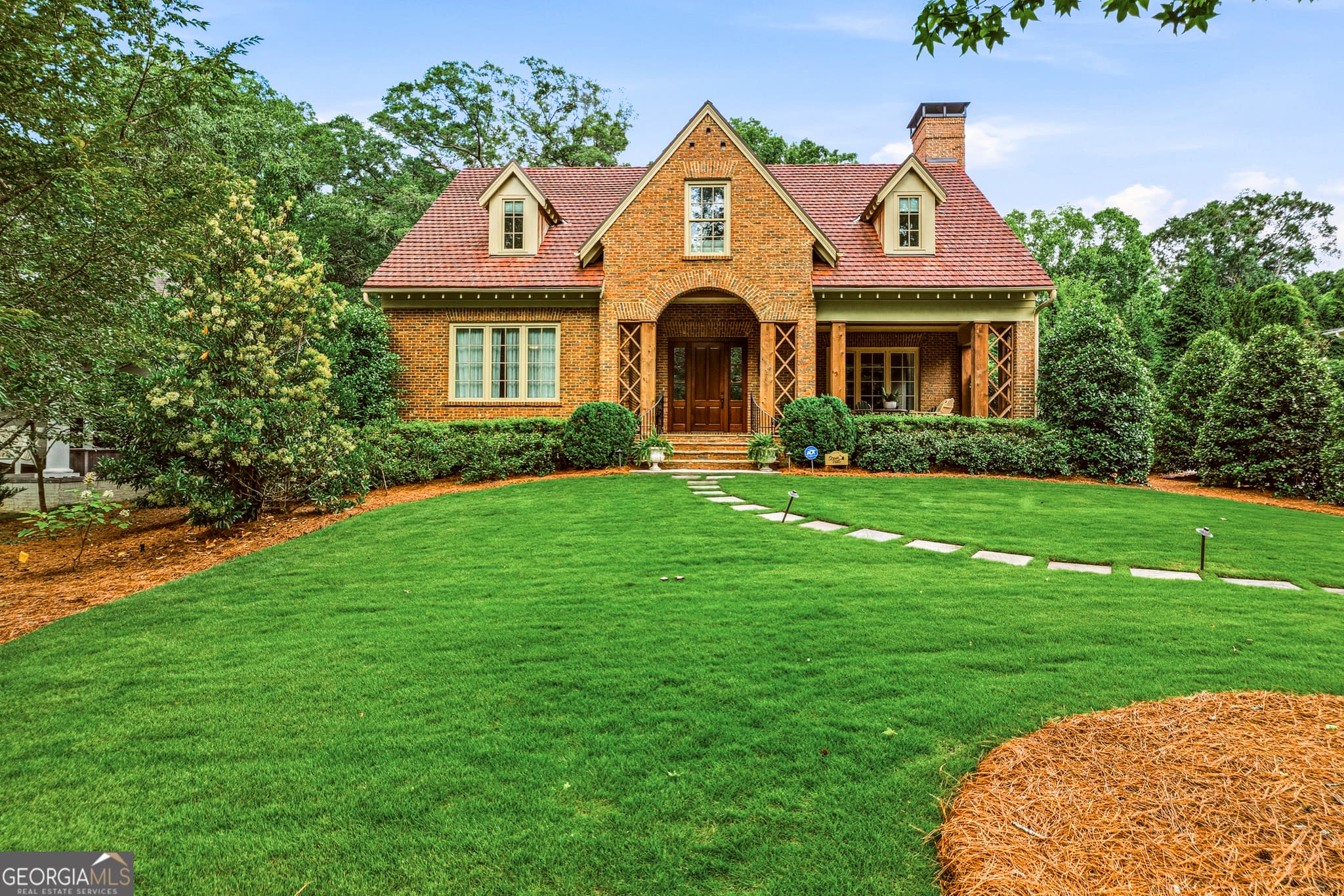 4 bedroom, 4.5 bathroom, 4,472 sq ft single family residence sold at 1153 Oakdale Road, Atlanta, GA 30307