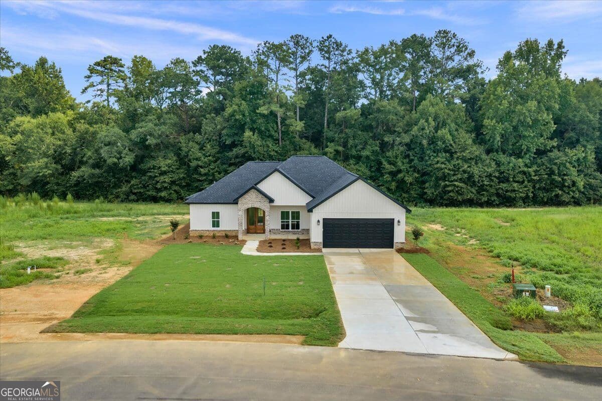 4 bedroom, 2 bathroom, 1,850 sq ft single family residence for sale at 628 Ellie Circle, Dublin, GA 31021 — photo 3