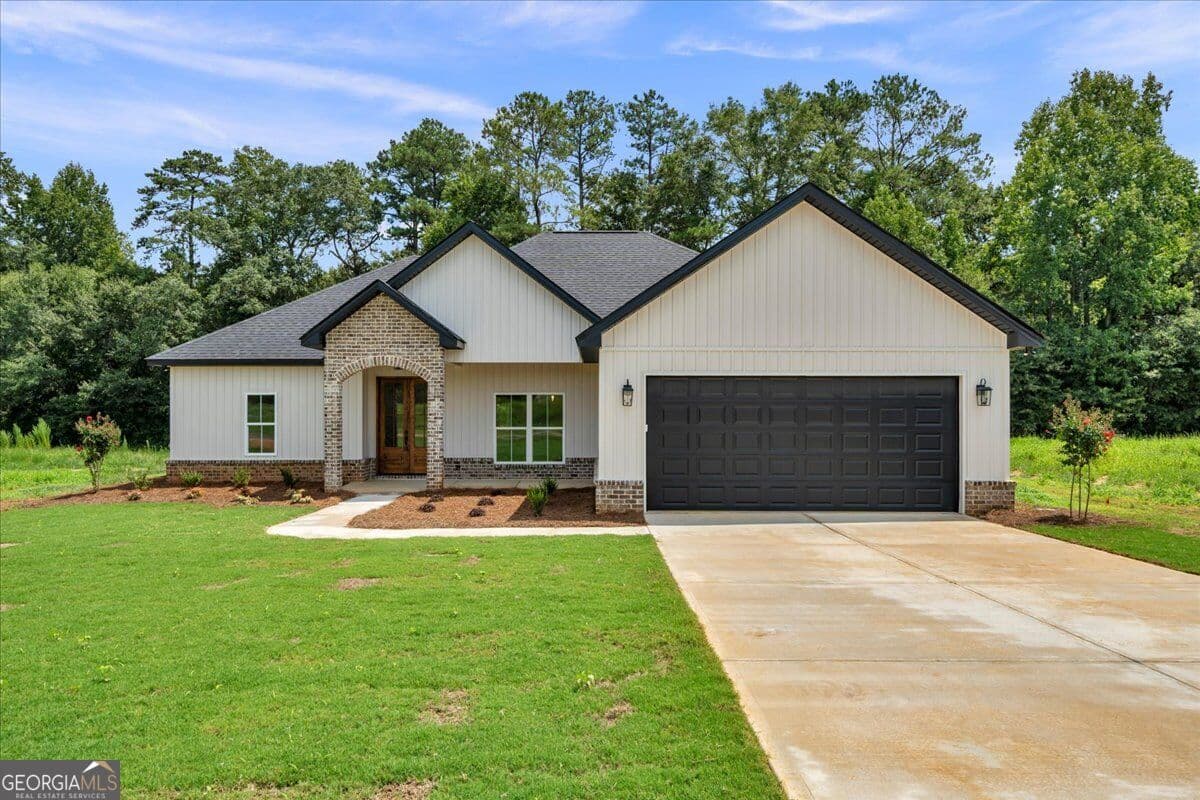 4 bedroom, 2 bathroom, 1,850 sq ft single family residence for sale at 628 Ellie Circle, Dublin, GA 31021