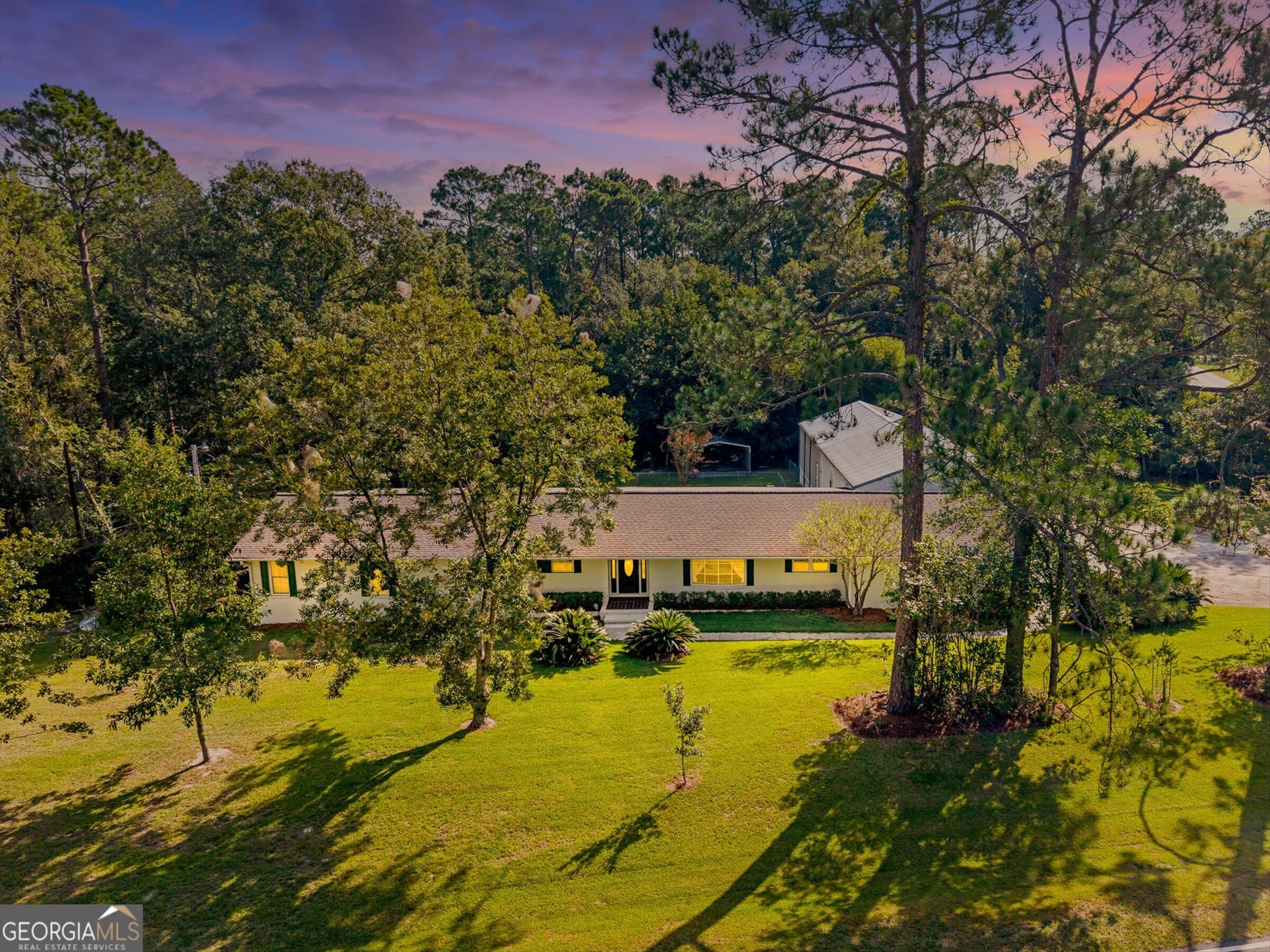 3 bedroom, 2.5 bathroom, 2,297 sq ft single family residence for sale at 614 N Victory Drive, Lyons, GA 30436 — photo 2