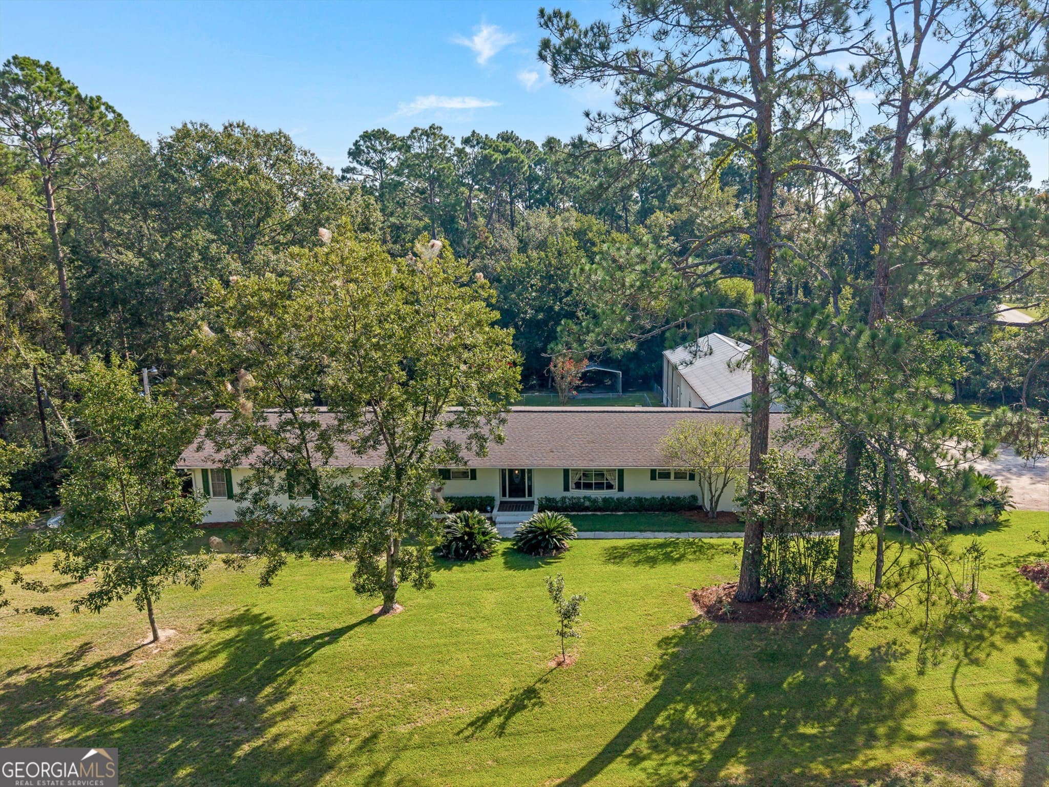 3 bedroom, 2.5 bathroom, 2,297 sq ft single family residence for sale at 614 N Victory Drive, Lyons, GA 30436