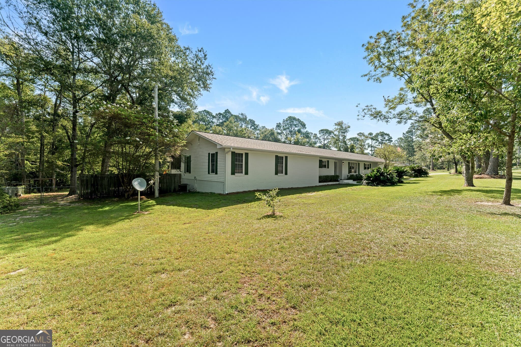 3 bedroom, 2.5 bathroom, 2,297 sq ft single family residence for sale at 614 N Victory Drive, Lyons, GA 30436 — photo 9