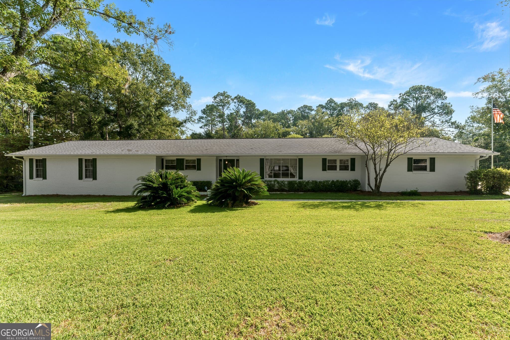 3 bedroom, 2.5 bathroom, 2,297 sq ft single family residence for sale at 614 N Victory Drive, Lyons, GA 30436 — photo 10