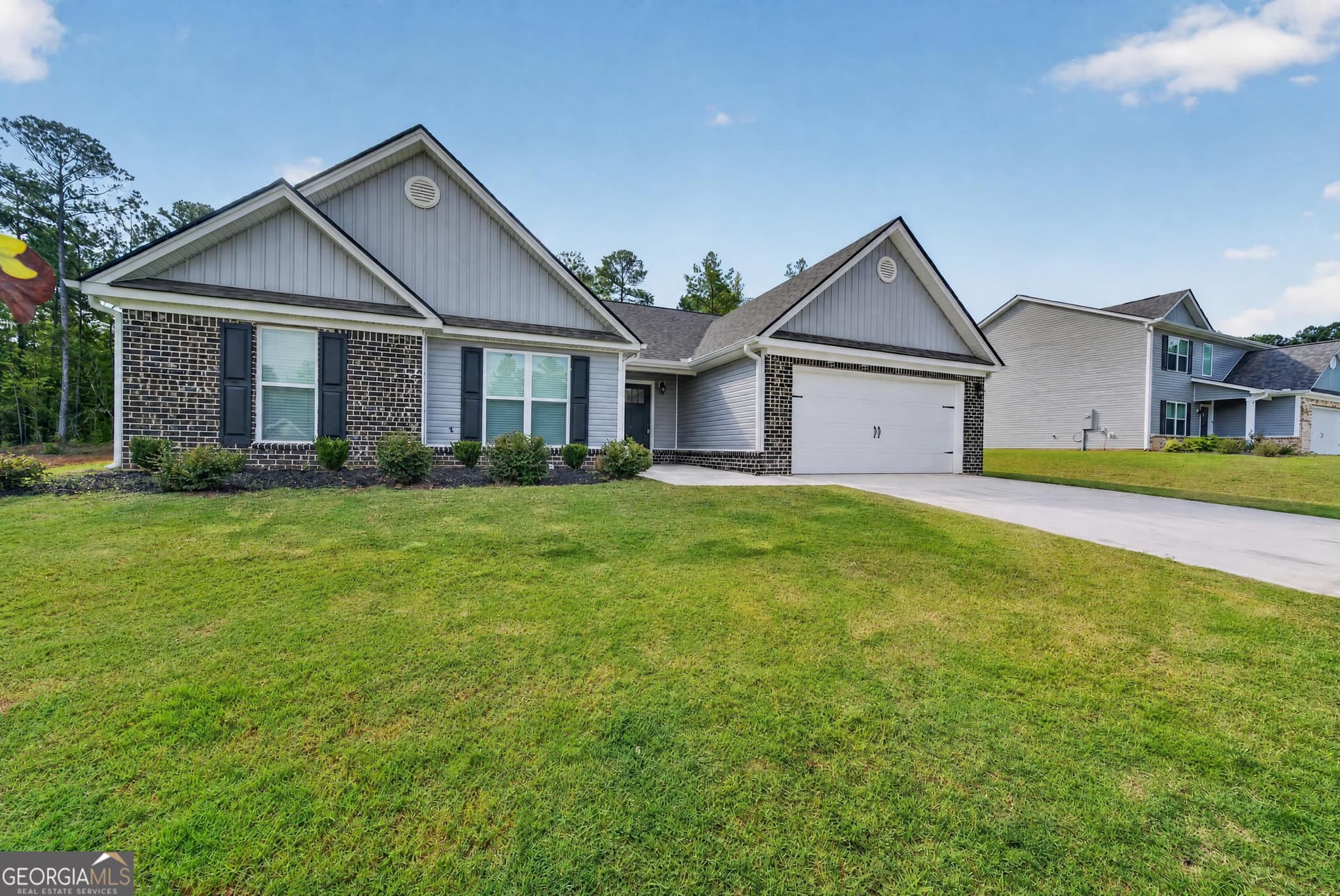 4 bedroom, 2.5 bathroom, 2,295 sq ft single family residence for sale at 421 Riley Circle, Milledgeville, GA 31061 — photo 2