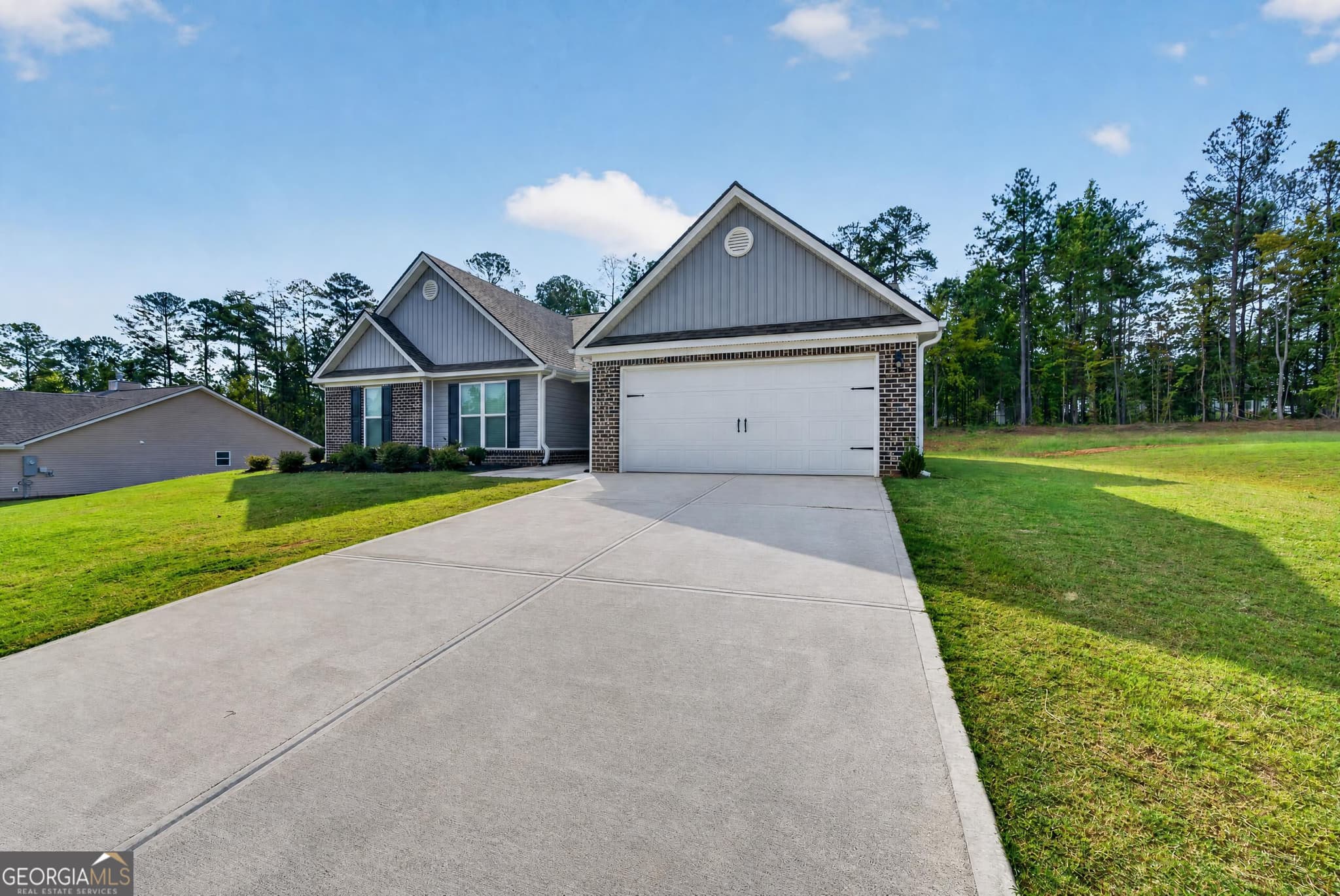 4 bedroom, 2.5 bathroom, 2,295 sq ft single family residence for sale at 421 Riley Circle, Milledgeville, GA 31061 — photo 3