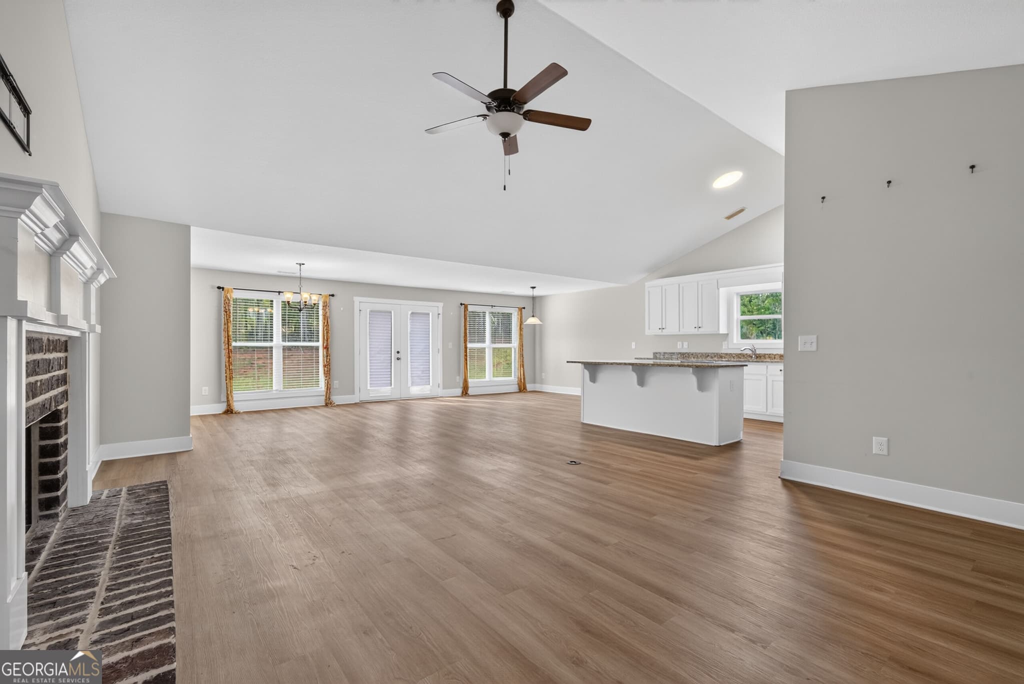 4 bedroom, 2.5 bathroom, 2,295 sq ft single family residence for sale at 421 Riley Circle, Milledgeville, GA 31061 — photo 8