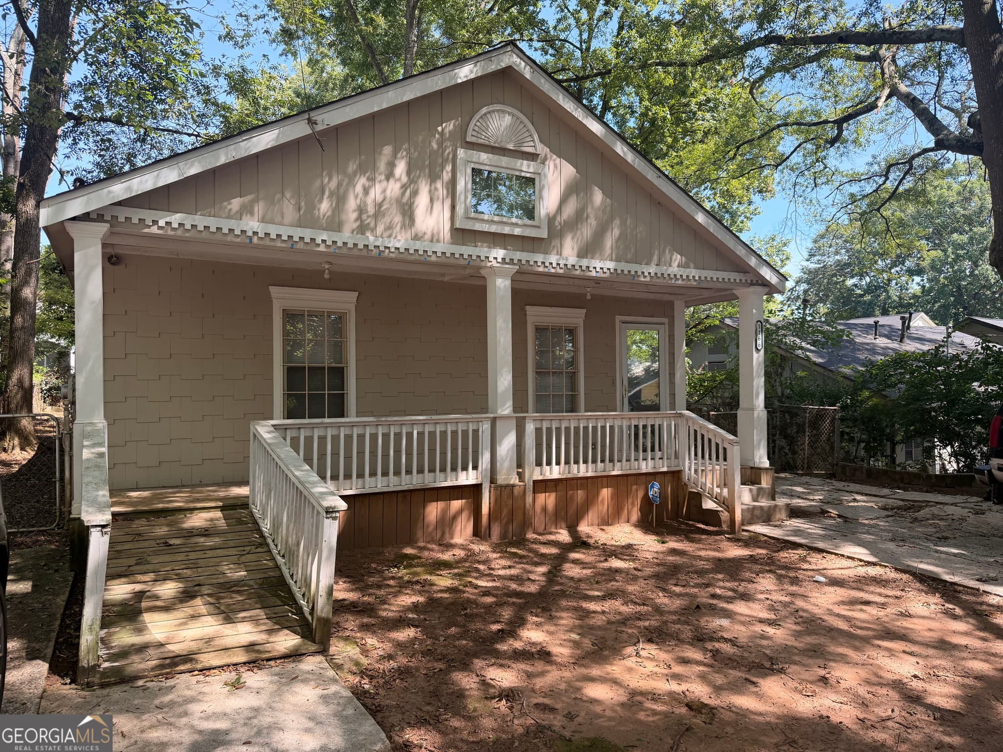 3 bedroom, 2.5 bathroom, 1,144 sq ft single family residence for rent at 1166 Garibaldi Street, Atlanta, GA 30310 for $2,000 a month — photo 2