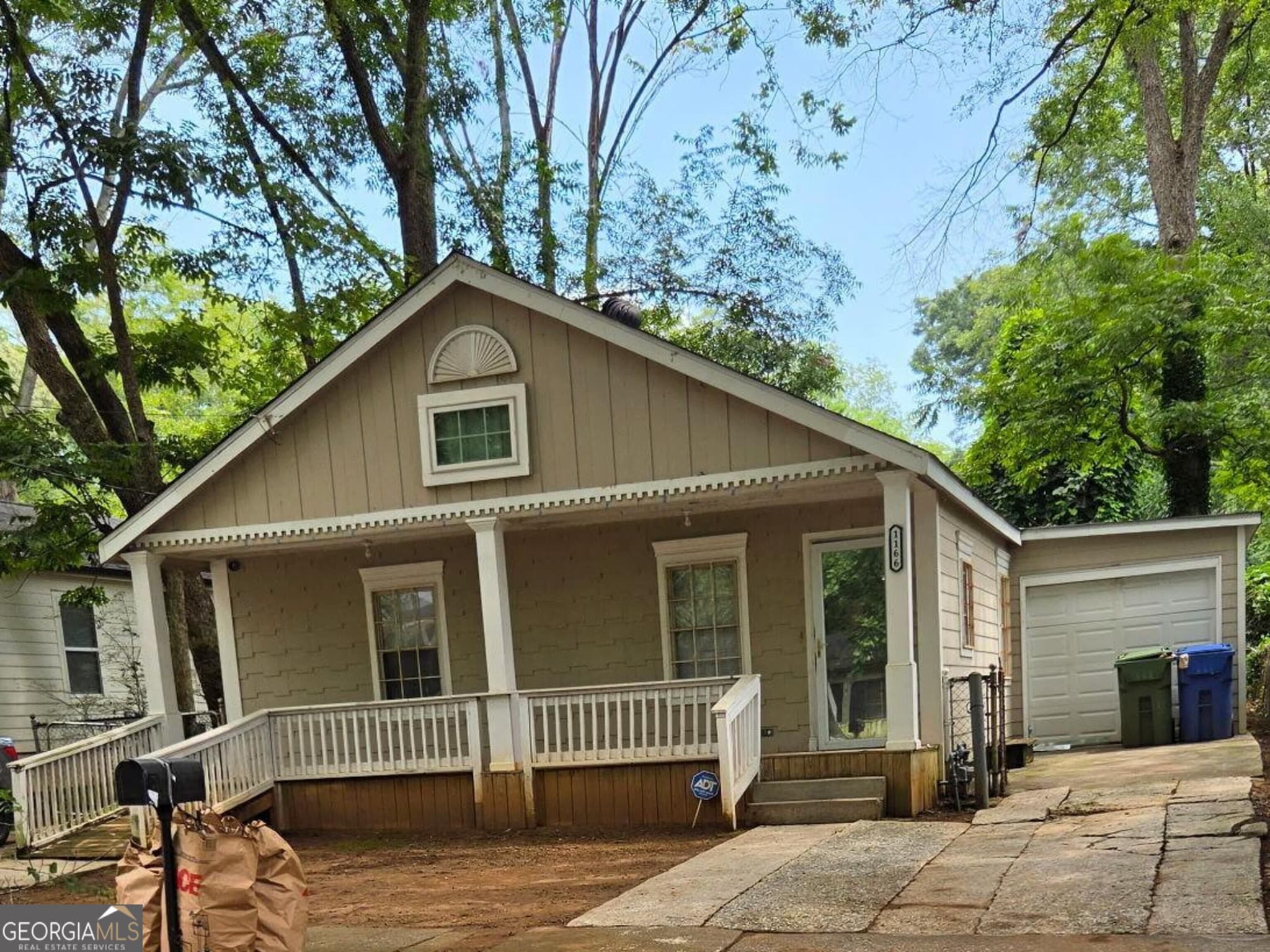 3 bedroom, 2.5 bathroom, 1,144 sq ft single family residence for rent at 1166 Garibaldi Street, Atlanta, GA 30310 for $2,000 a month — photo 3