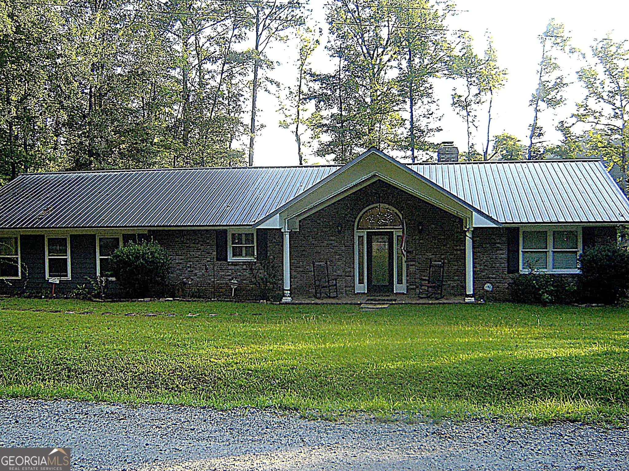 3 bedroom, 2 bathroom, 1,950 sq ft single family residence for sale at 112 Peach Circle, West Point, GA 31833 — photo 2