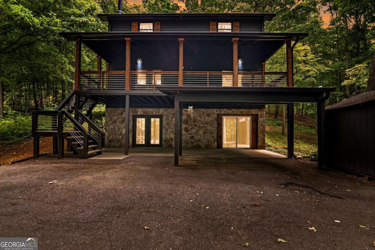 4 bedroom, 3 bathroom, 2,080 sq ft cabin,single family residence for sale at 136 Fox Run Drive, Blue Ridge, GA 30513 — photo 2