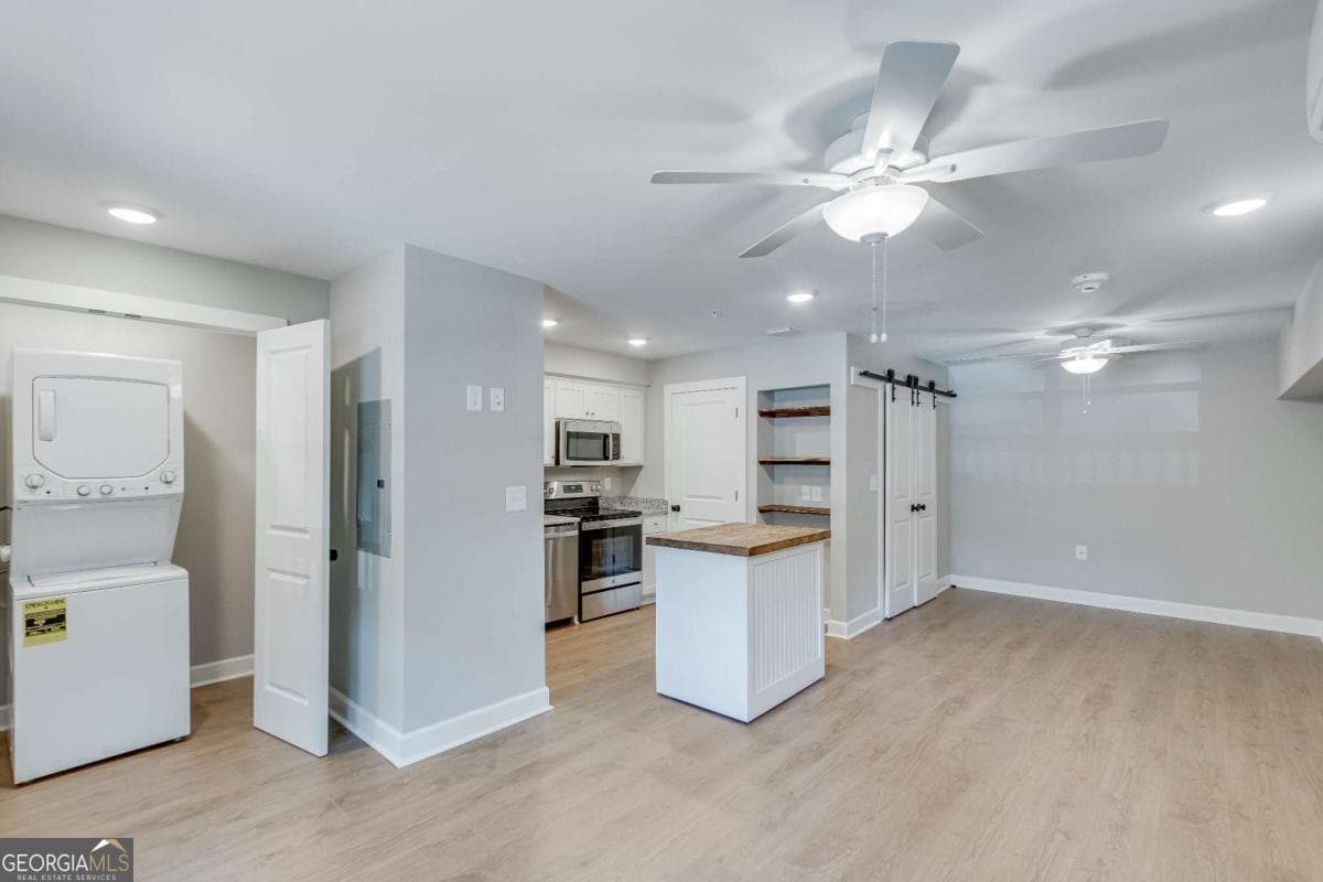 1 bedroom, 1 bathroom, 469 sq ft single family residence for rent at 710 Jesse Jewell Parkway 204 STUDIO, Gainesville, GA 30501 for $1,150 a month — photo 2