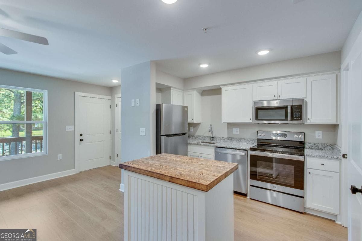 1 bedroom, 1 bathroom, 469 sq ft single family residence for rent at 710 Jesse Jewell Parkway 204 STUDIO, Gainesville, GA 30501 for $1,150 a month — photo 6