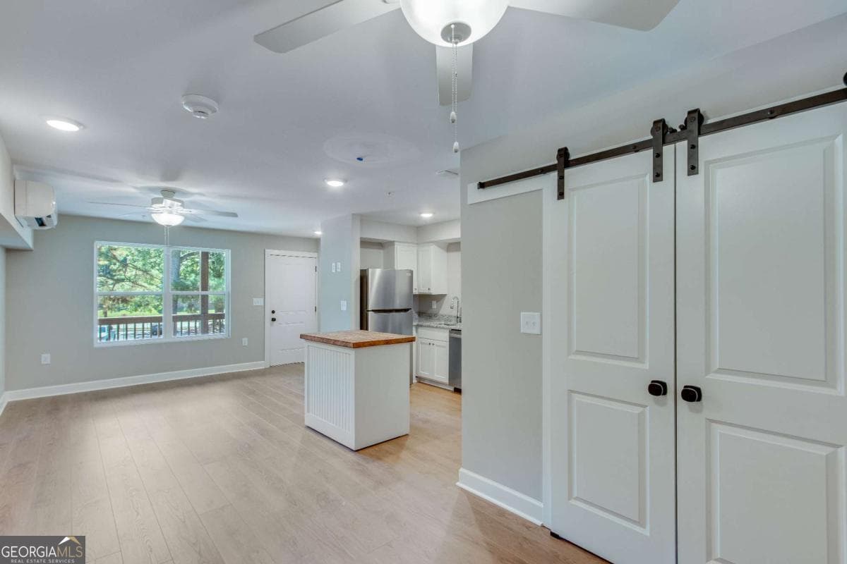1 bedroom, 1 bathroom, 469 sq ft single family residence for rent at 710 Jesse Jewell Parkway 204 STUDIO, Gainesville, GA 30501 for $1,150 a month — photo 3