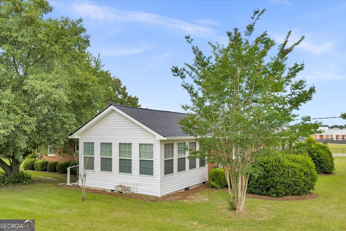 3 bedroom, 2 bathroom, 1,726 sq ft single family residence for sale at 240 E Peter Street, Cochran, GA 31014 — photo 8