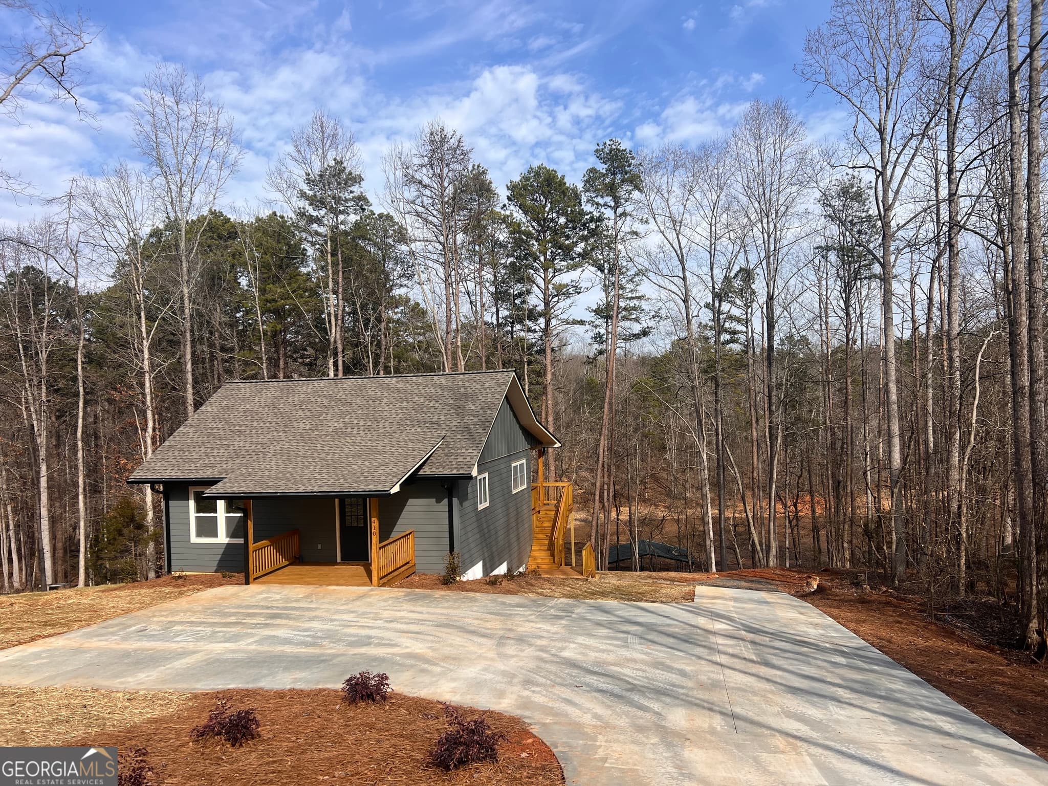 2 bedroom, 2 bathroom, 900 sq ft single family residence for sale at 410 Lakeside Hills Road, Martin, GA 30557 — photo 3