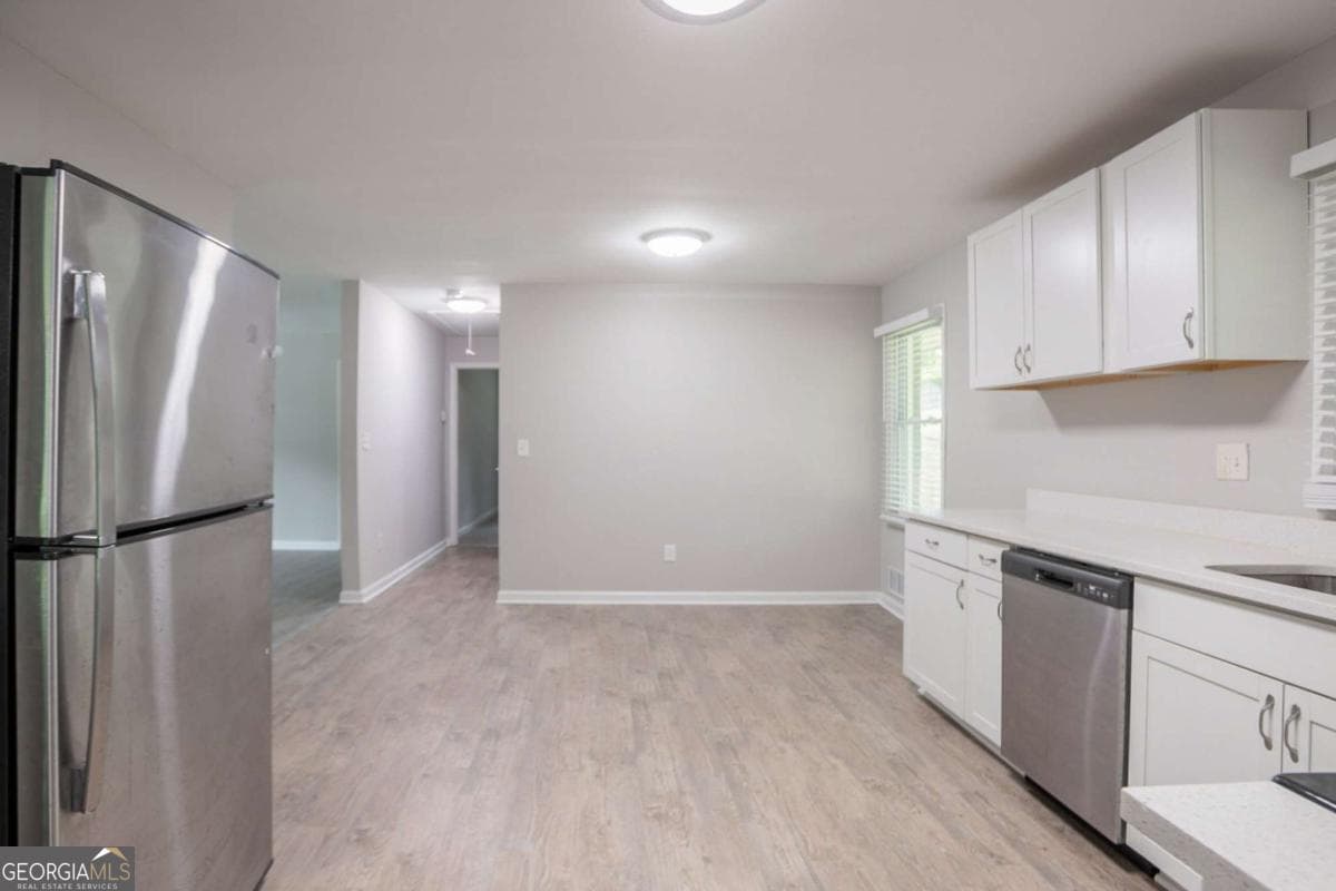 3 bedroom, 2 bathroom, 1,100 sq ft single family residence for sale at 1951 La Mesa Lane, Decatur, GA 30032 — photo 8