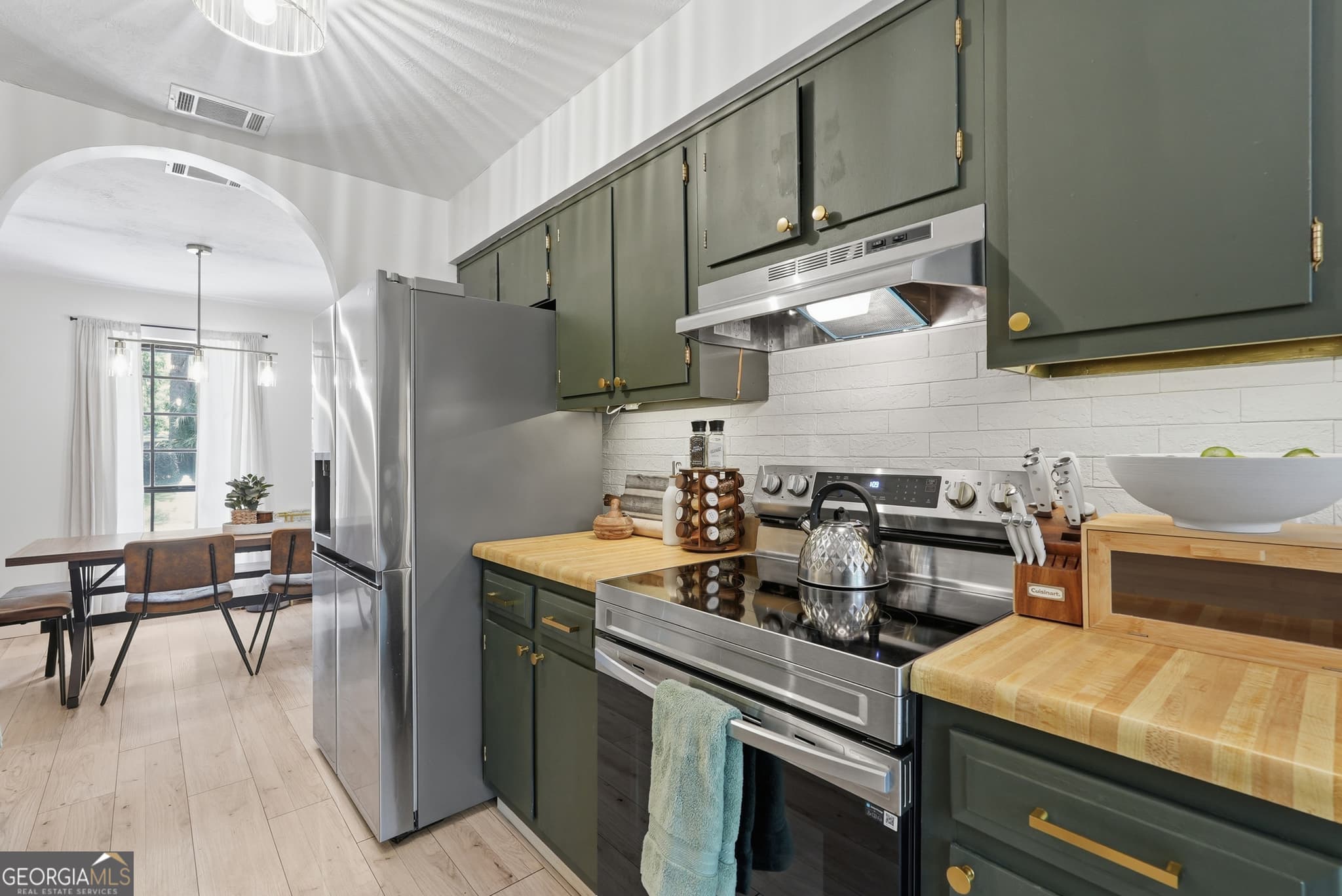 3 bedroom, 2 bathroom, 1,326 sq ft single family residence for sale at 607 Leaning Oaks Drive, Savannah, GA 31410 — photo 10