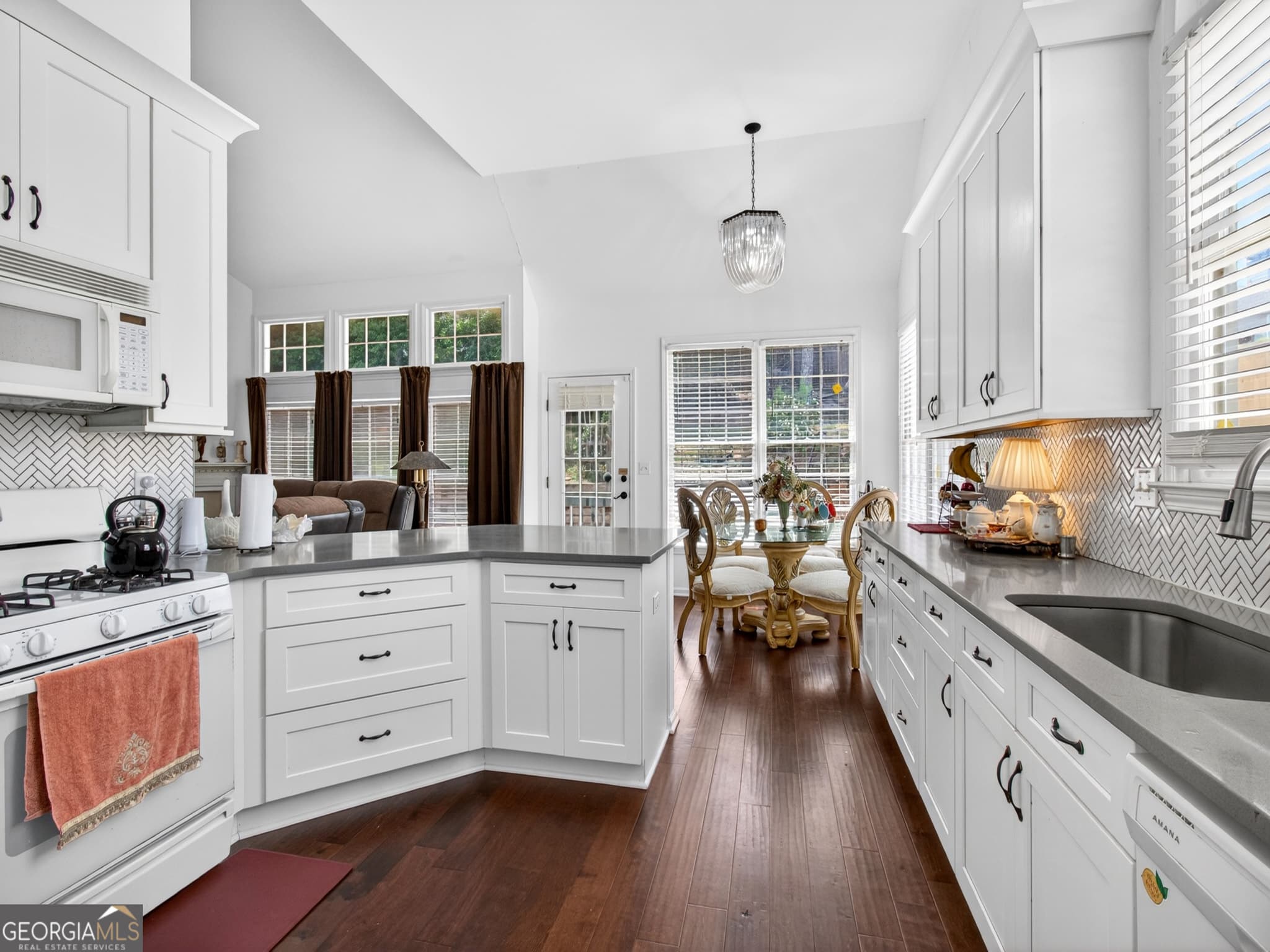 4 bedroom, 2.5 bathroom, 2,966 sq ft single family residence for sale at 11370 Quailbrook Chase, Duluth, GA 30097 — photo 7
