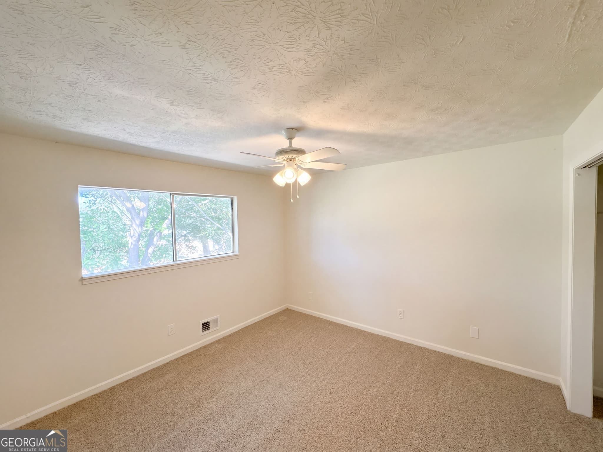 3 bedroom, 2.5 bathroom, 1,851 sq ft single family residence for sale at 5807 Cobbrook Drive, Ellenwood, GA 30294 — photo 8