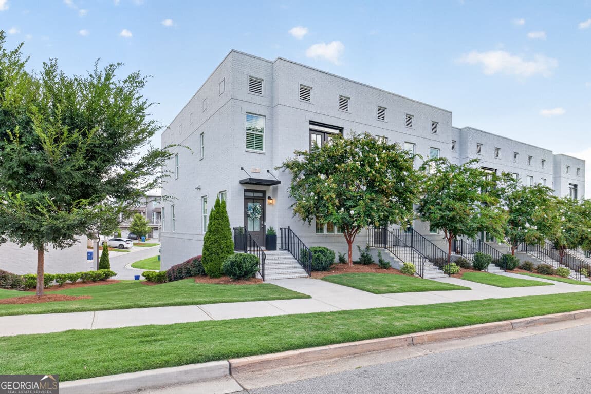 3 bedroom, 3.5 bathroom townhouse for sale at 221 Nash Street, Lawrenceville, GA 30046 — photo 5