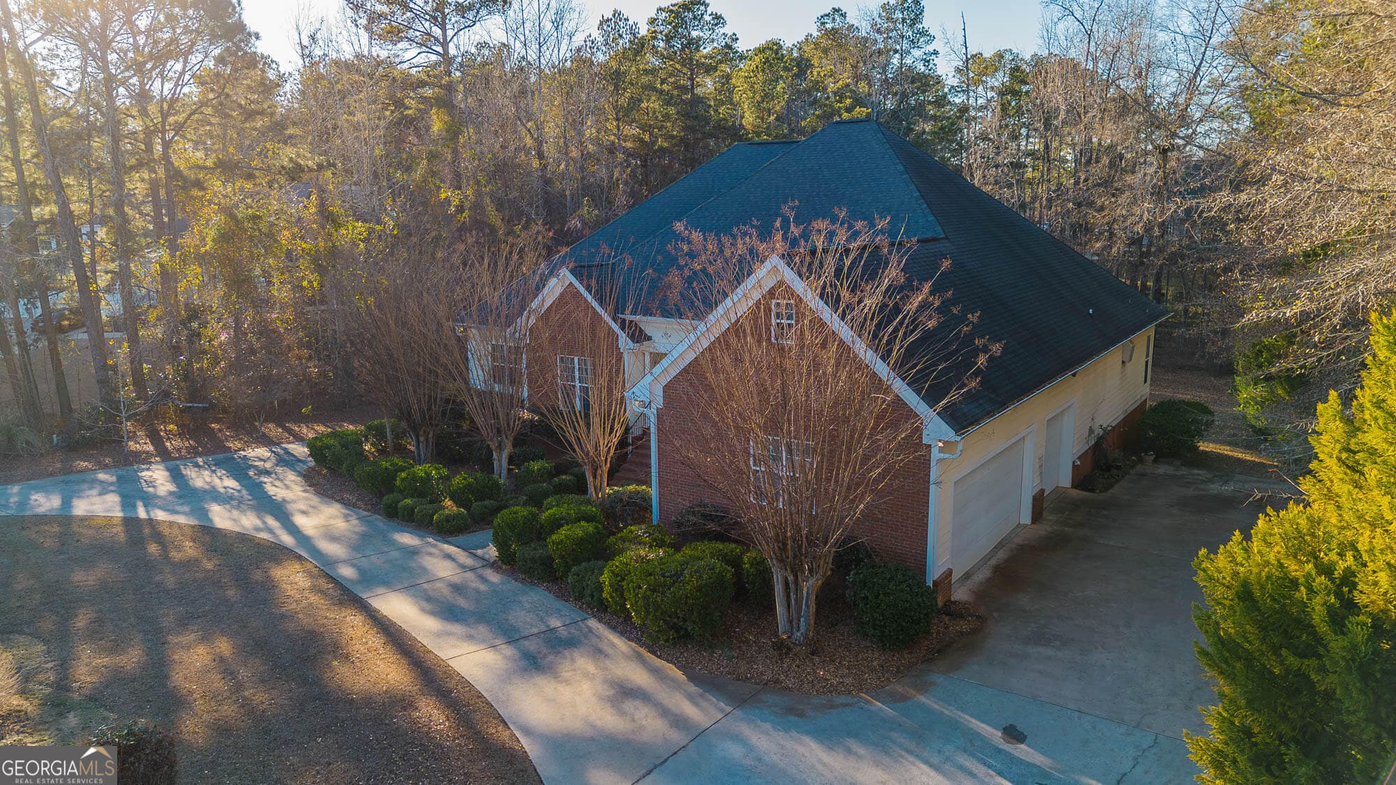 4 bedroom, 2 bathroom, 2,952 sq ft single family residence for sale at 231 Greystone Drive, Milledgeville, GA 31061 — photo 2