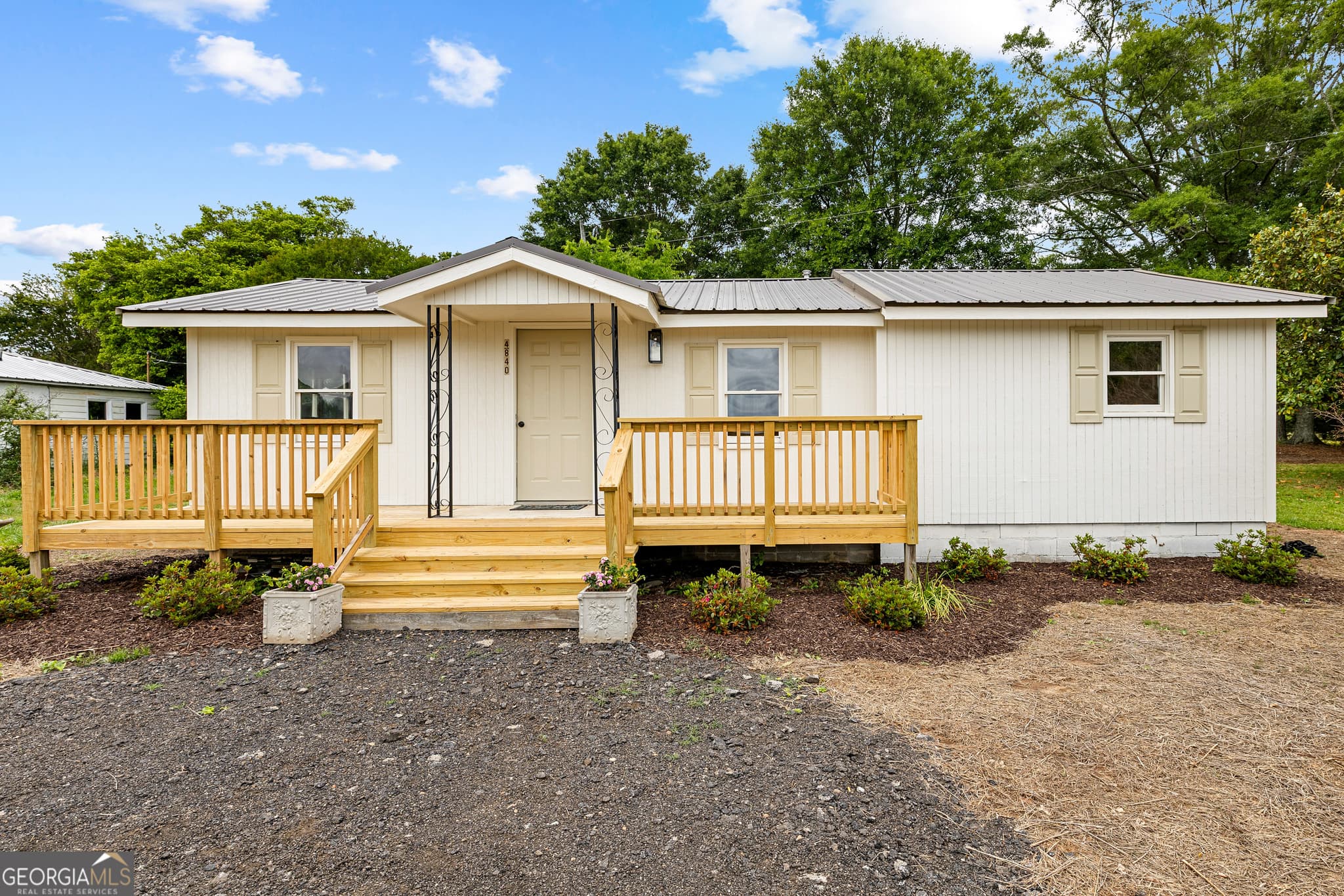 3 bedroom, 1 bathroom, 873 sq ft single family residence sold at 4840 Highway 54, Sharpsburg, GA 30277