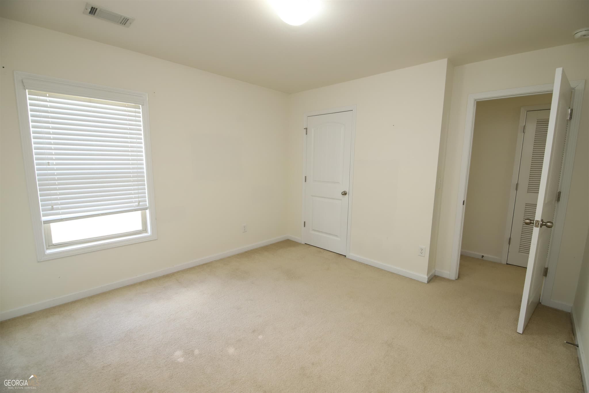 4 bedroom, 2.5 bathroom, 2,763 sq ft single family residence for rent at 330 Glenhaven Drive, Lagrange, GA 30241 for $2,400 a month — photo 3