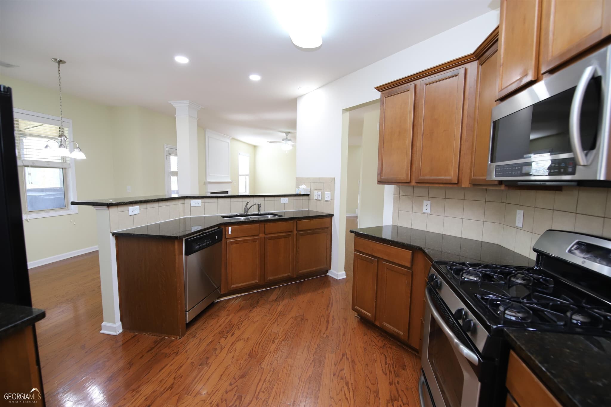 4 bedroom, 2.5 bathroom, 2,763 sq ft single family residence for rent at 330 Glenhaven Drive, Lagrange, GA 30241 for $2,400 a month — photo 4