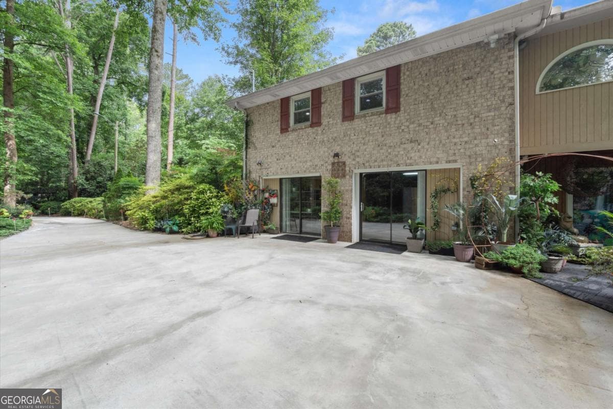 4 bedroom, 4 bathroom, 5,001 sq ft single family residence for sale at 3380 Fawn Trail, Marietta, GA 30066 — photo 7