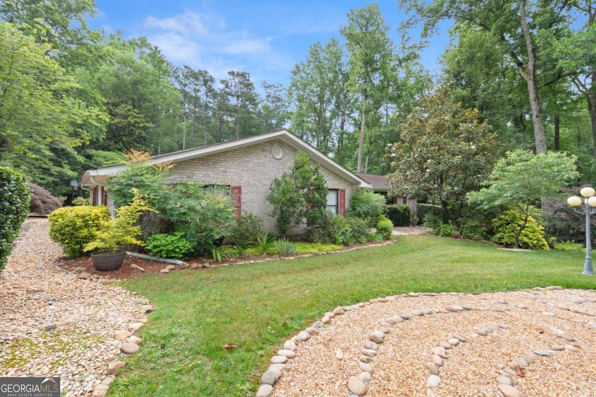 4 bedroom, 4 bathroom, 5,001 sq ft single family residence for sale at 3380 Fawn Trail, Marietta, GA 30066 — photo 8
