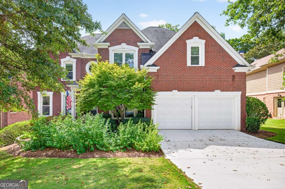 6 bedroom, 5 bathroom, 3,398 sq ft single family residence for sale at 4000 Lantern Hill Drive, Dacula, GA 30019 — photo 2