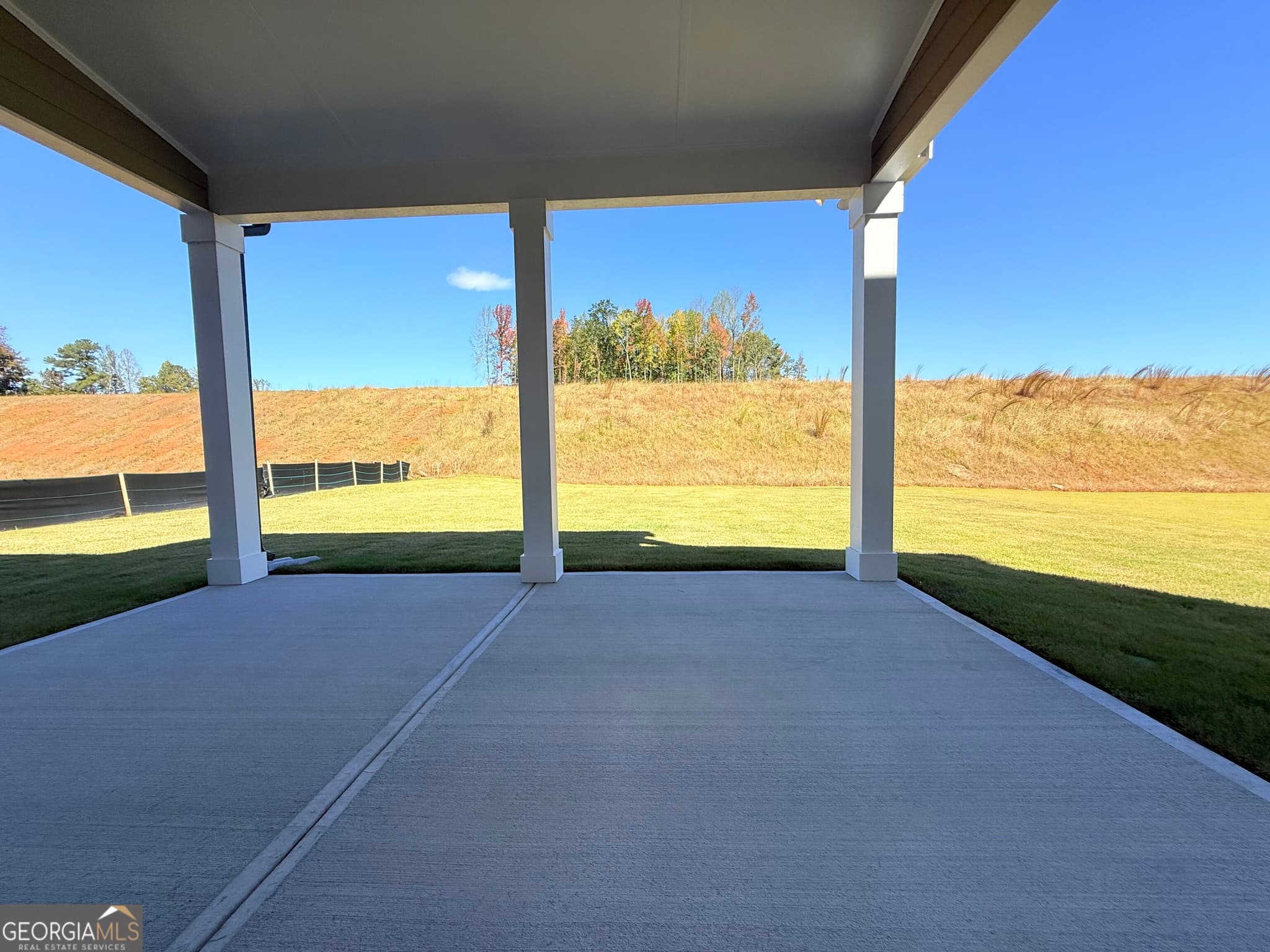 4 bedroom, 3 bathroom, 3,038 sq ft single family residence for sale at 5296 Baymont Drive, Gainesville, GA 30507 — photo 3