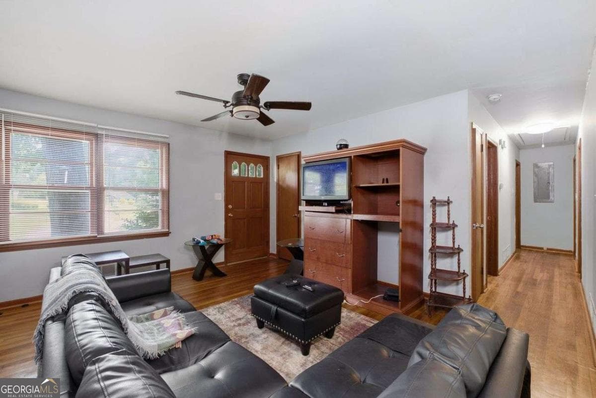 3 bedroom, 1.5 bathroom, 975 sq ft single family residence for sale at 4642 Bartlett Road, Forest Park, GA 30297 — photo 6